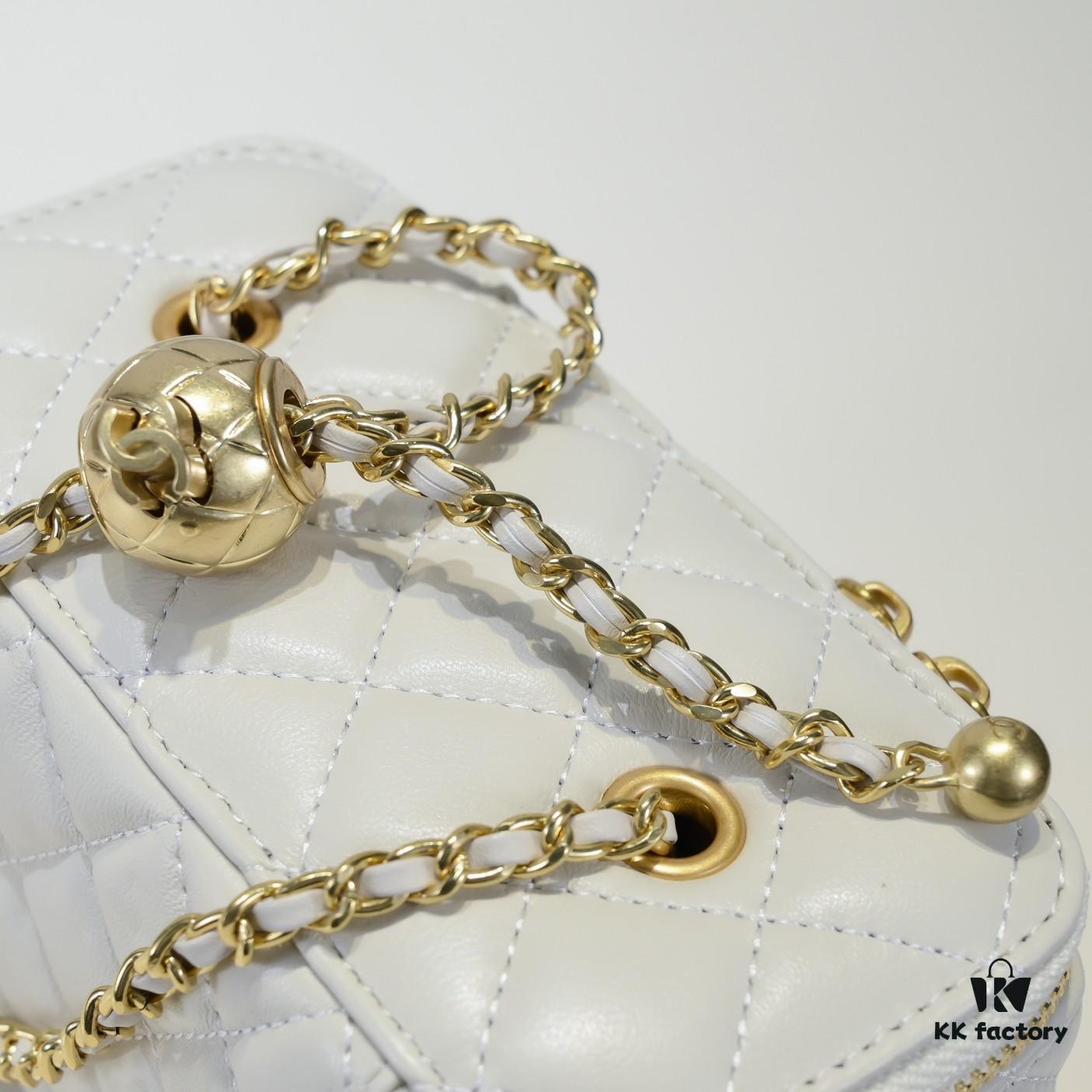 Chanel 2022 Autumn-Winter New Arrival 💞 Mini Golden Ball Makeup Case, Small Storage Box, Original Hardware, Imported Lambskin