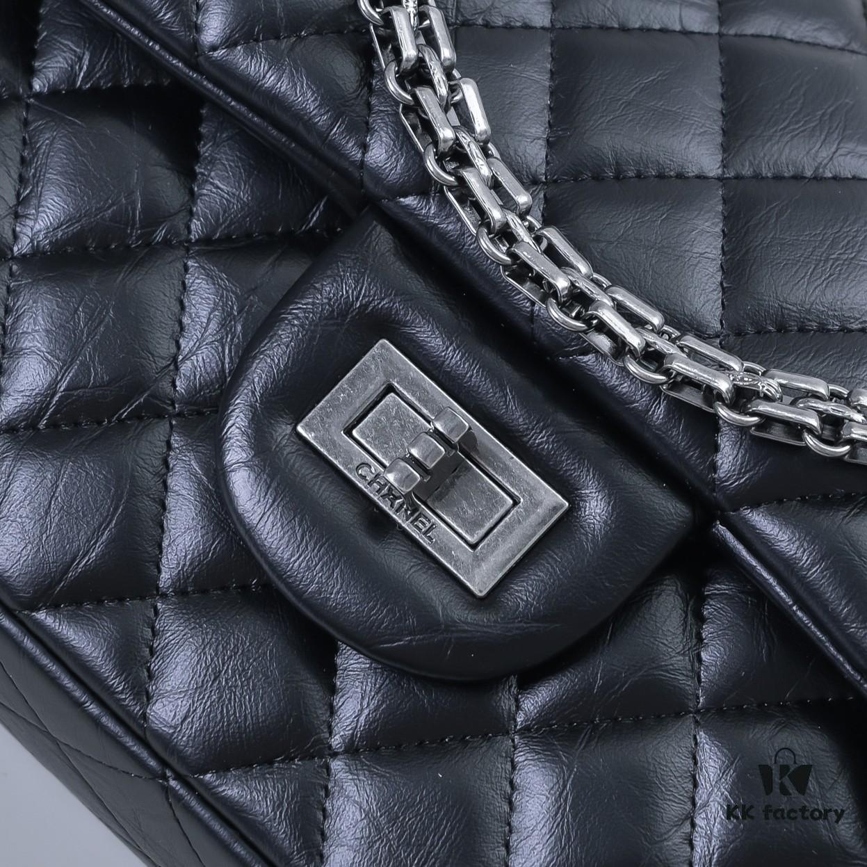 Chanel 2.55 Reissue Eternal Classic Autumn/Winter 2019 Official Latest Imported Calfskin Leather, Fine and Soft Texture, Comfortable to the Touch, Comparable to Boutique Quality. 2.55 is a Square Flap Bag with a Metal Chain, Double Compartment, Turn-Lock Closure, Named After Its Birth Month—February 1955