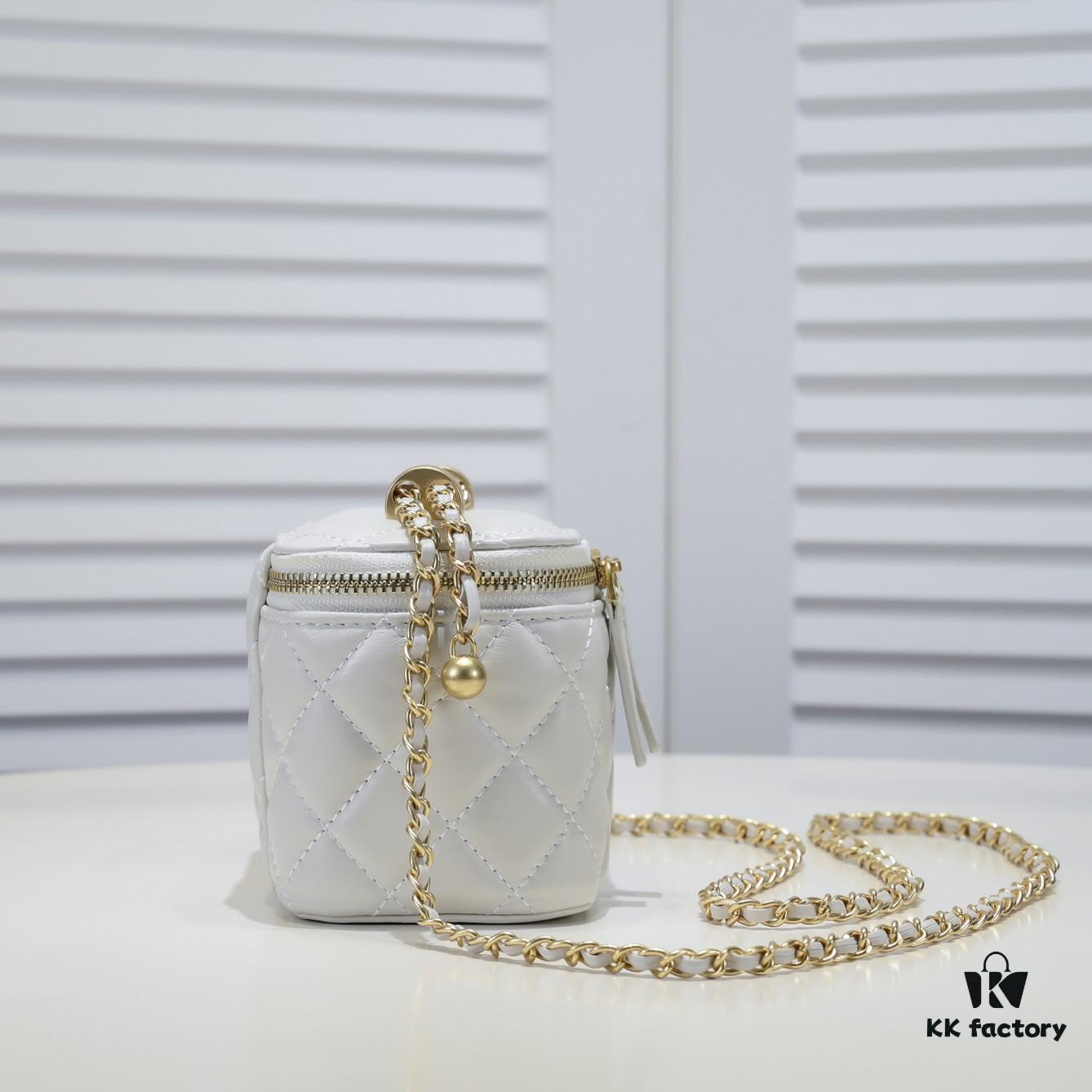 Chanel 2022 Fall/Winter New Arrival Gold Ball Compact Makeup Case - Small Storage Box with Original Hardware, Imported Lambskin