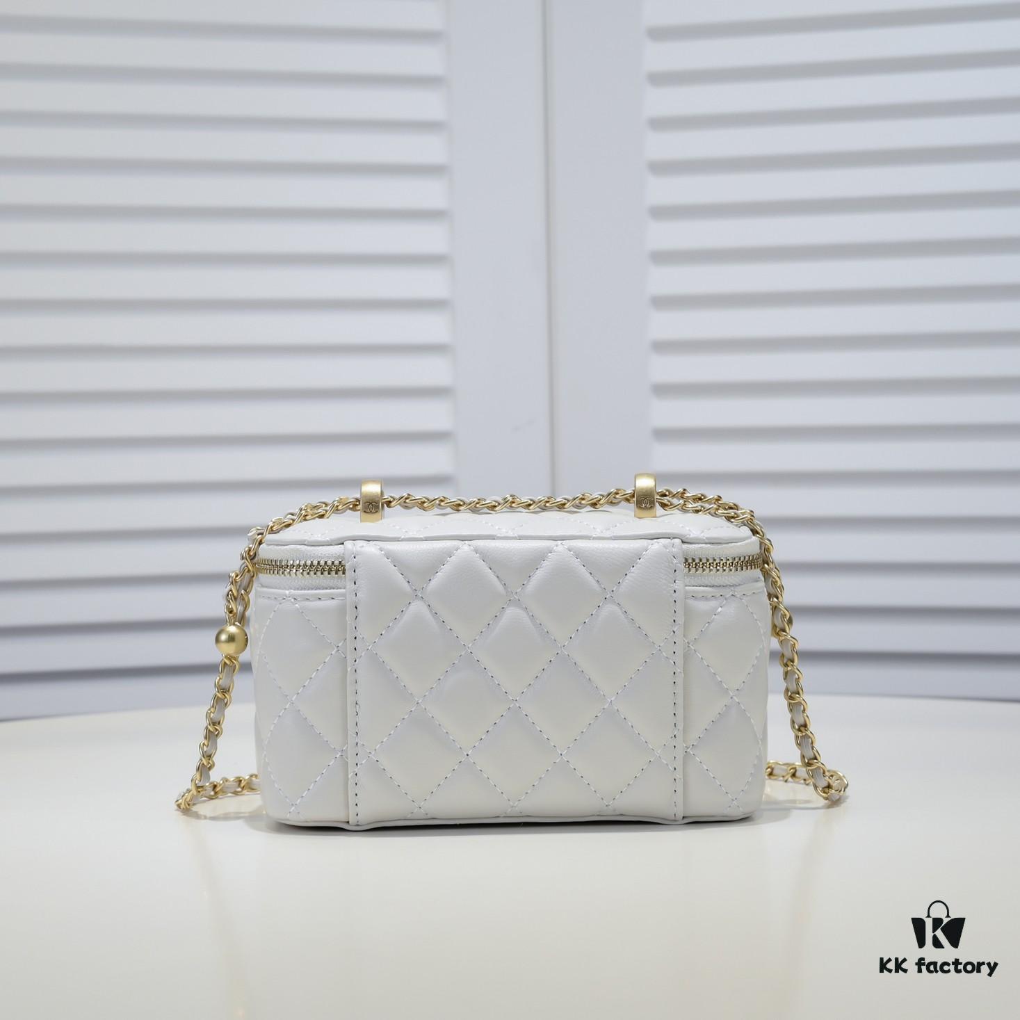 Chanel 2022 Fall/Winter New Arrival Gold Ball Compact Makeup Case - Small Storage Box with Original Hardware, Imported Lambskin