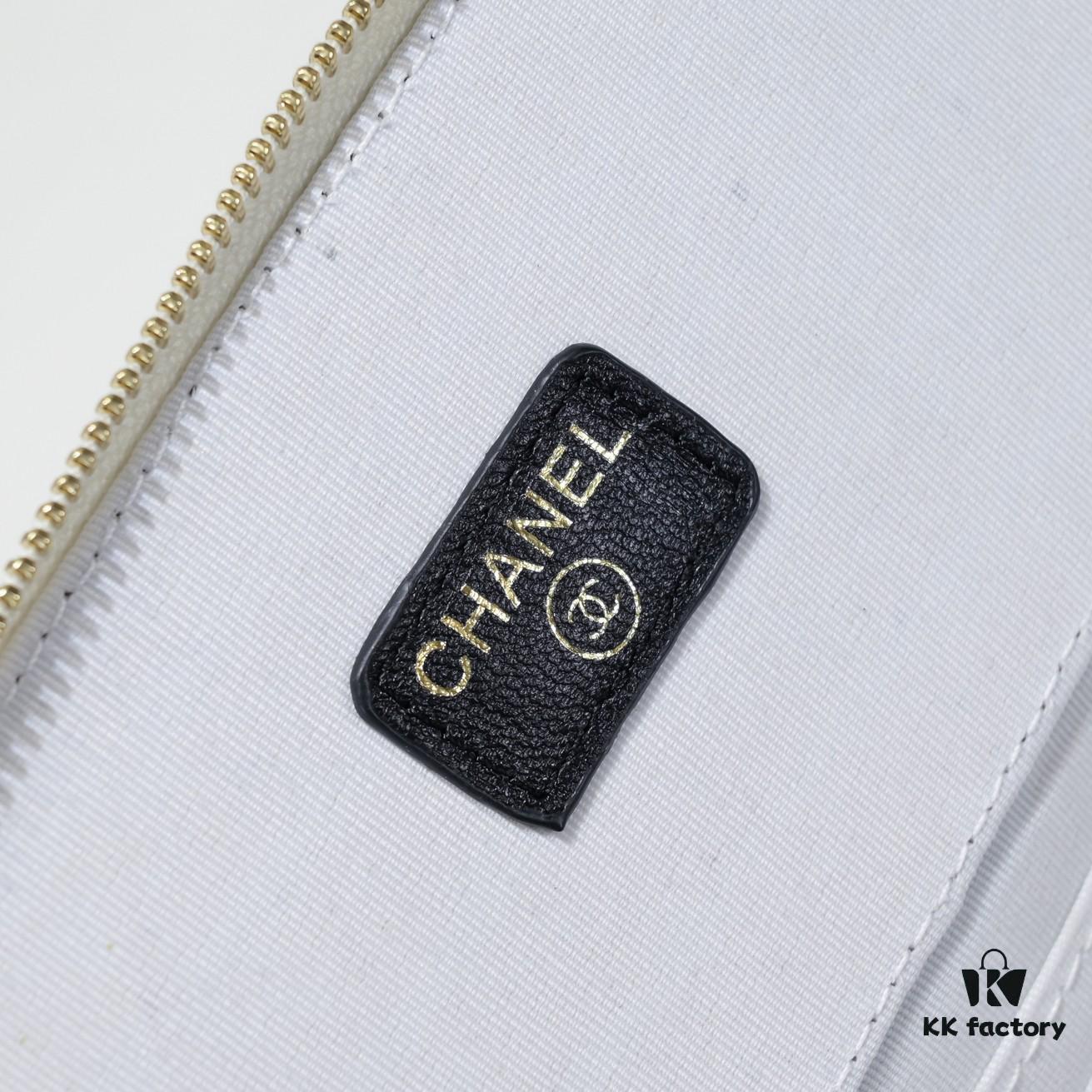 Chanel 2022 Fall/Winter New Arrival Gold Ball Compact Makeup Case - Small Storage Box with Original Hardware, Imported Lambskin