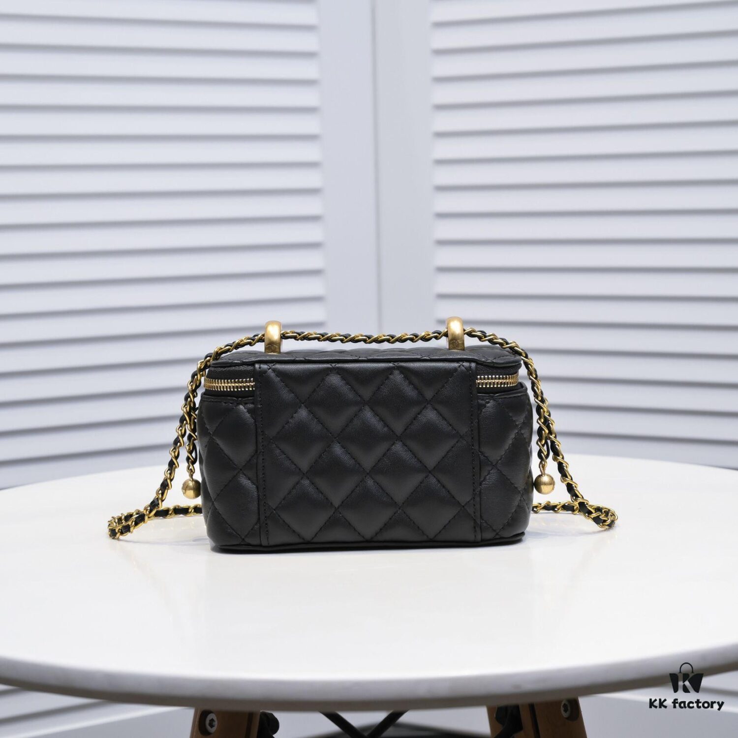 Chanel 2022 Autumn/Winter New Arrival Gold Ball Makeup Compact Mini Storage Box