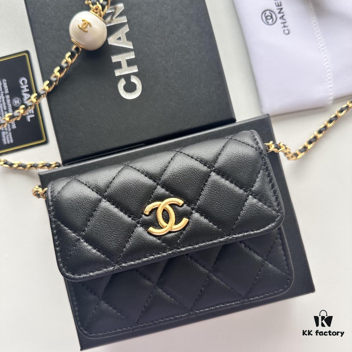 Chanel Boutique Style ❤❤ Caviar Leather with Pearl and Chain Hardware, Full Leather Interior and Exterior, High-Quality Craftsmanship, Gold-Tone Clasp, Can Be Worn as Shoulder Bag, Crossbody or Waist Bag