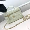 Chanel 25c LPCHANL - Vintage Elegance with Sophisticated Charm