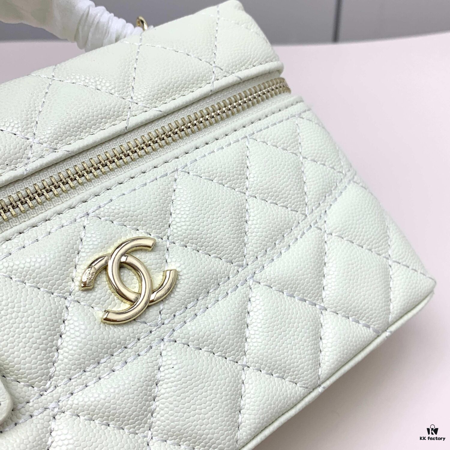 Chanel 25c LPCHANL - Vintage Elegance with Sophisticated Charm