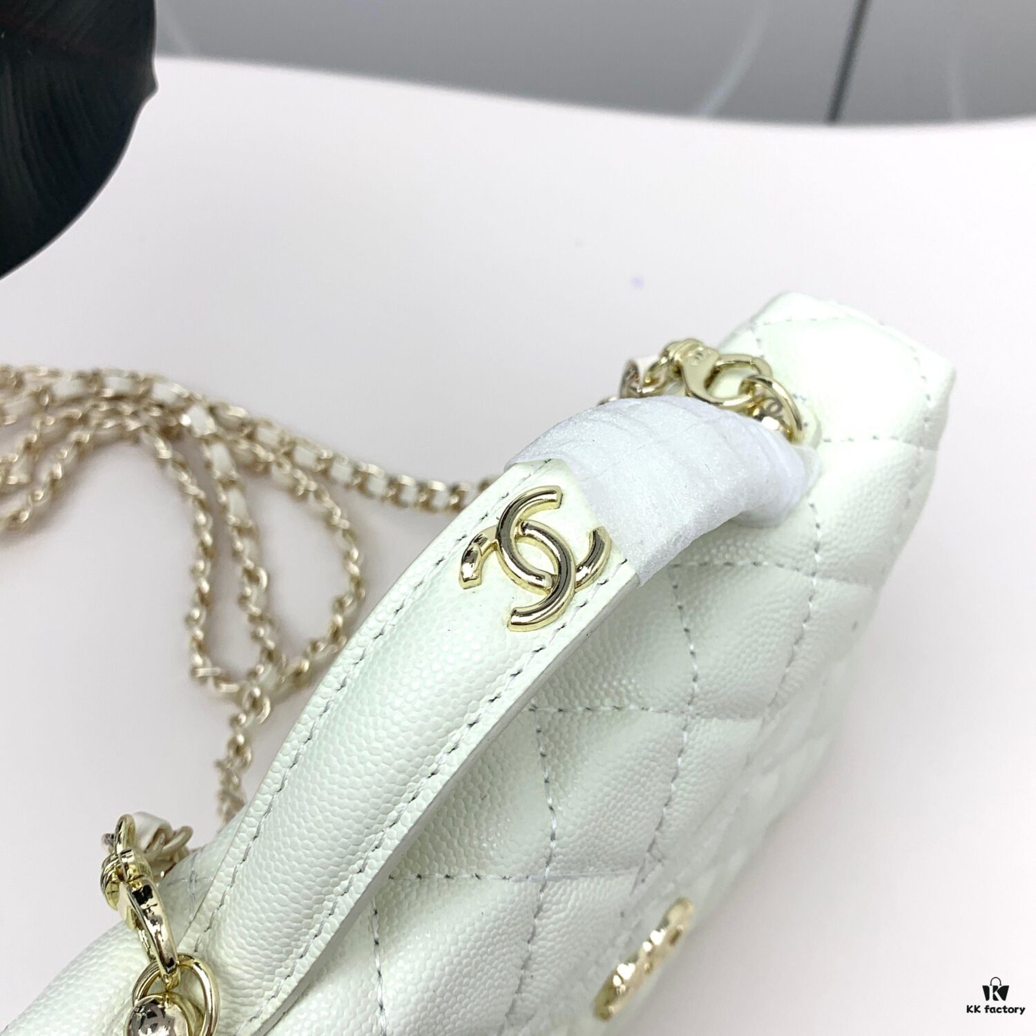 Chanel 25c LPCHANL - Vintage Elegance with Sophisticated Charm