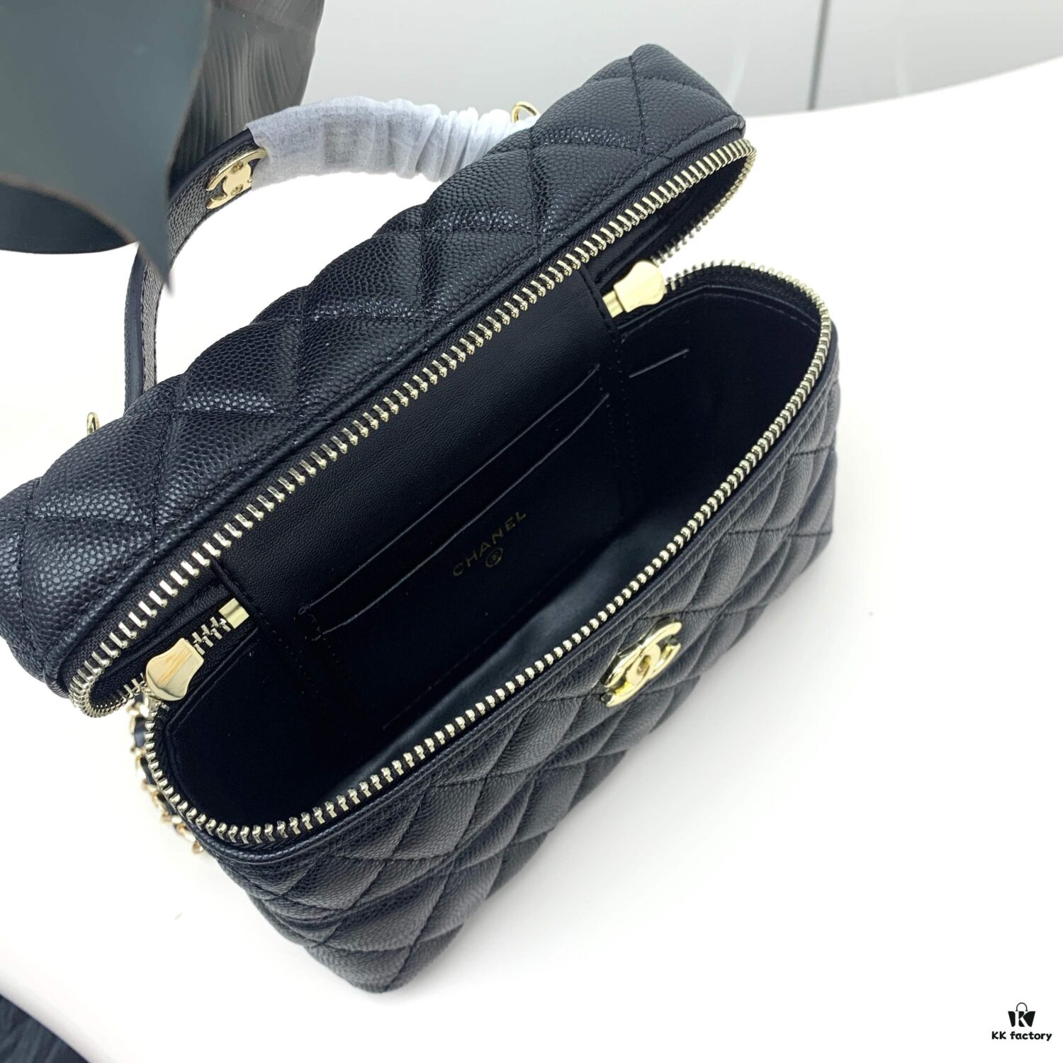 Chanel 25c LPCHANL - Vintage Elegance with Premium Sensibility