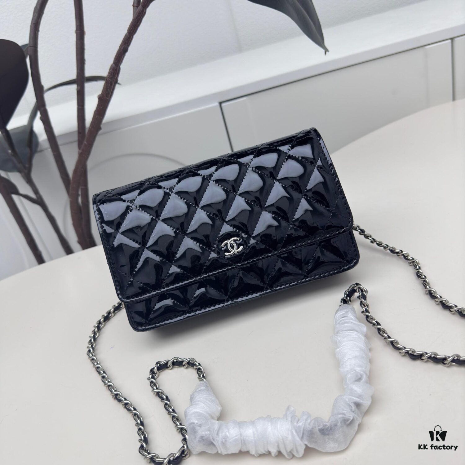 Top Quality Authentic Sheepskin Chanel WOC Classic Lucky Bag, Can Be Worn Crossbody or Shoulder, Chain Stowable Inside for Clutch Use