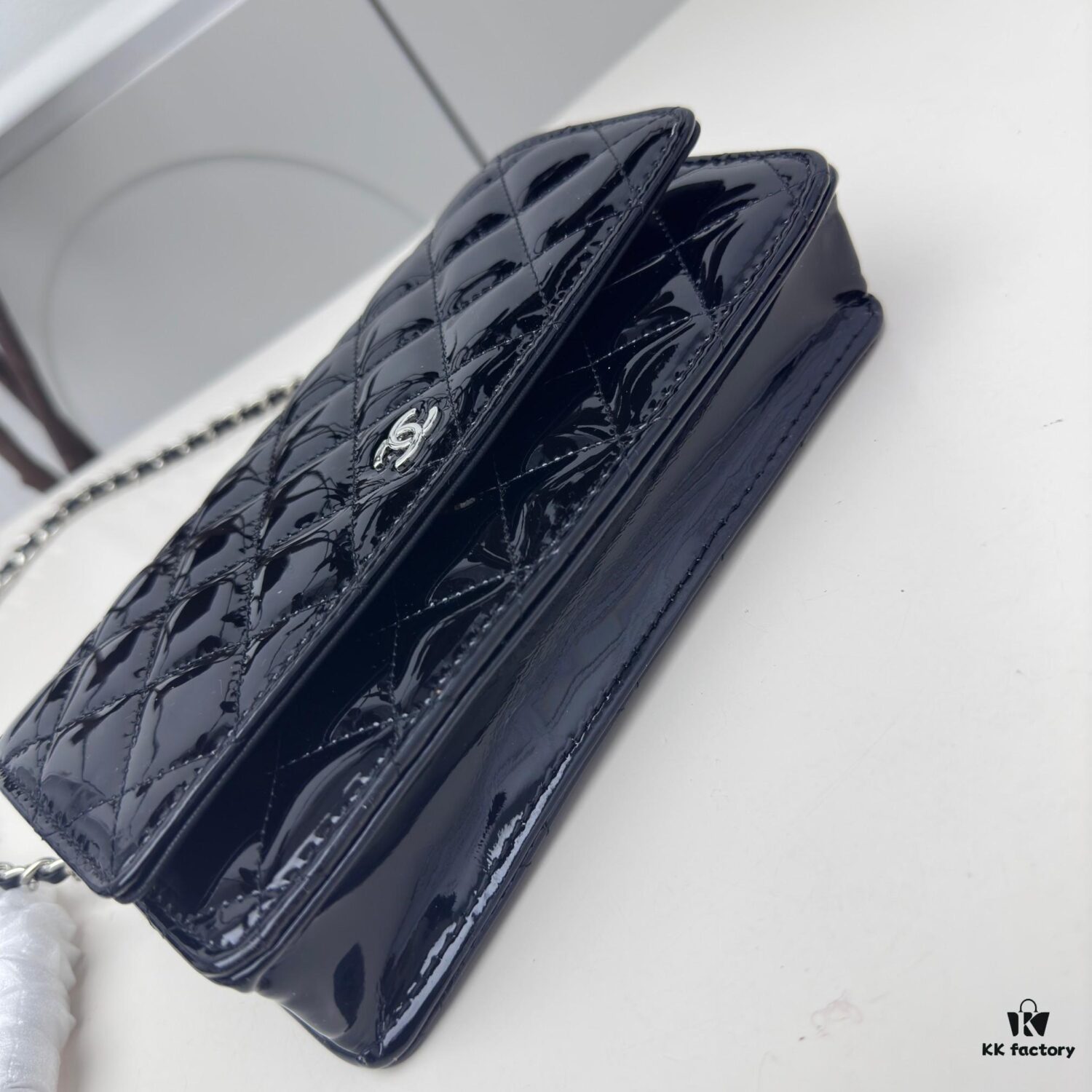 Top Quality Authentic Sheepskin Chanel WOC Classic Lucky Bag, Can Be Worn Crossbody or Shoulder, Chain Stowable Inside for Clutch Use