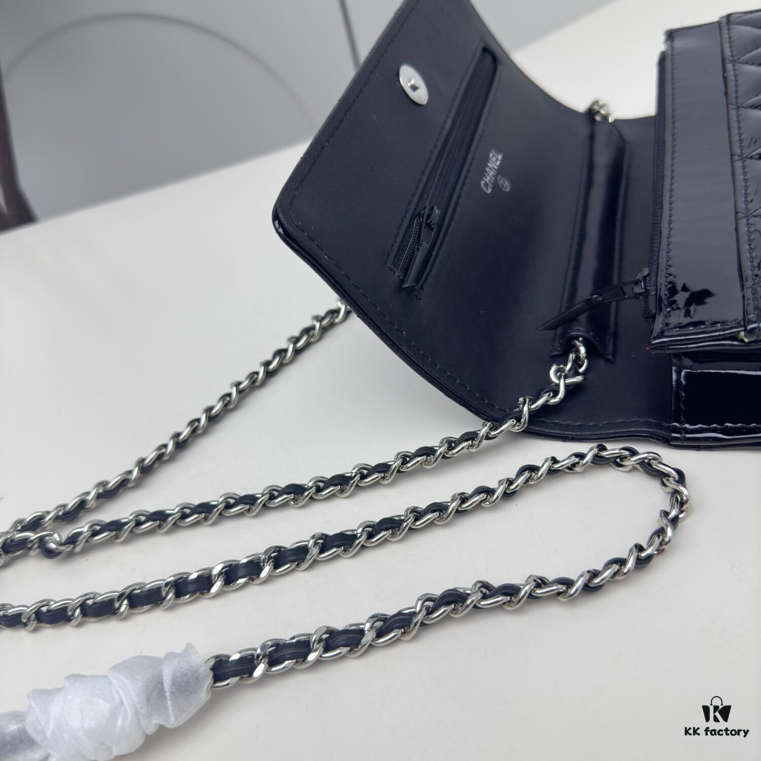 Top Quality Authentic Sheepskin Chanel WOC Classic Lucky Bag, Can Be Worn Crossbody or Shoulder, Chain Stowable Inside for Clutch Use