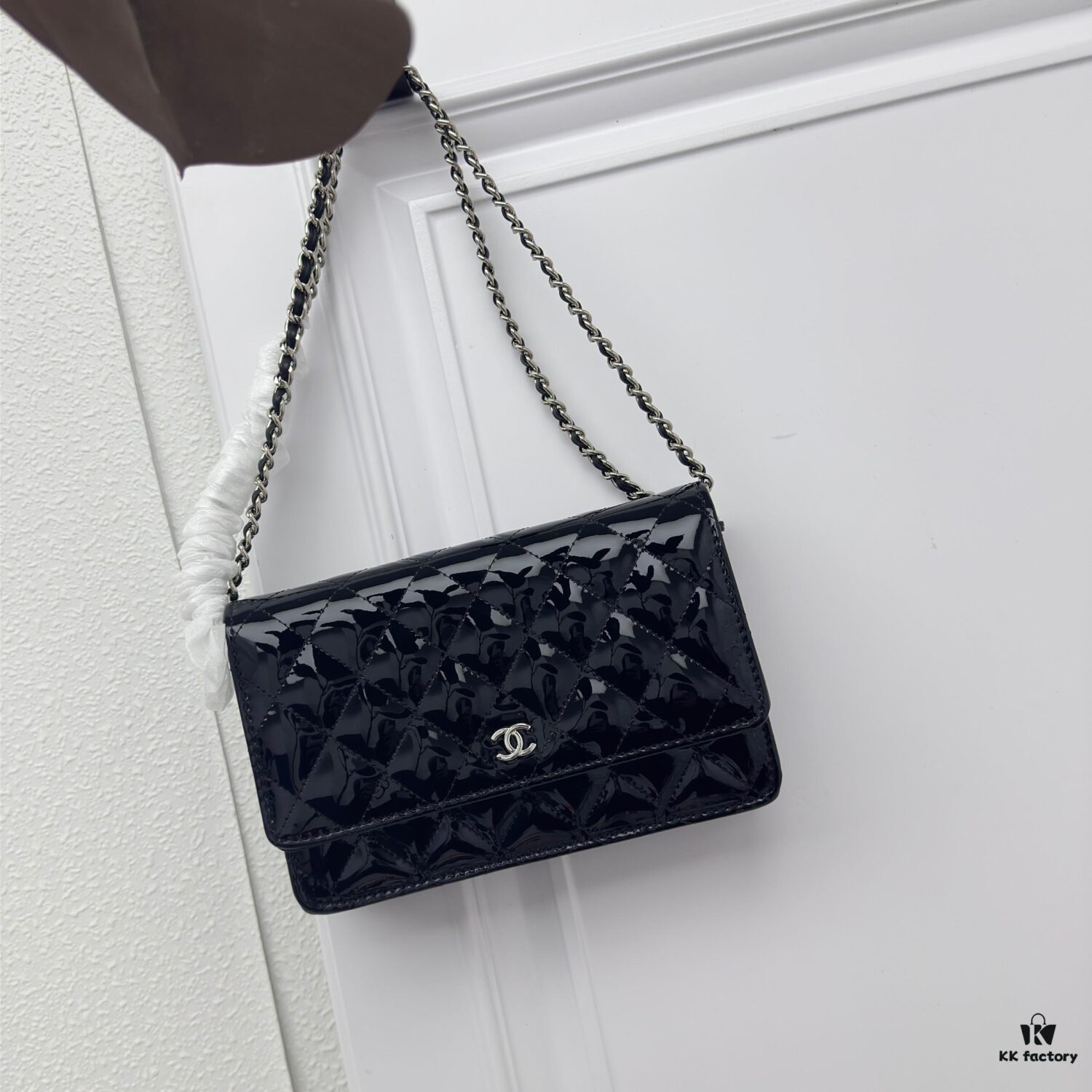 Top Quality Authentic Sheepskin Chanel WOC Classic Lucky Bag, Can Be Worn Crossbody or Shoulder, Chain Stowable Inside for Clutch Use