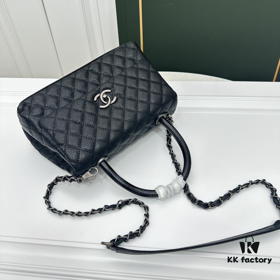 Calfskin Leather Handbag with Lizard Texture, Exclusive Chanel-Style Hardware, Dual Carry Tote & Shoulder Bag