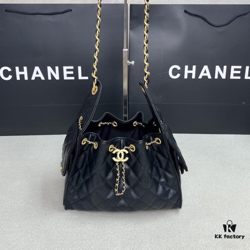 Top Quality Original Chanel 25C Hobo Bag - Grained Leather Shoulder Bag with Vintage Gold-Tone Buckle Drawstring Design