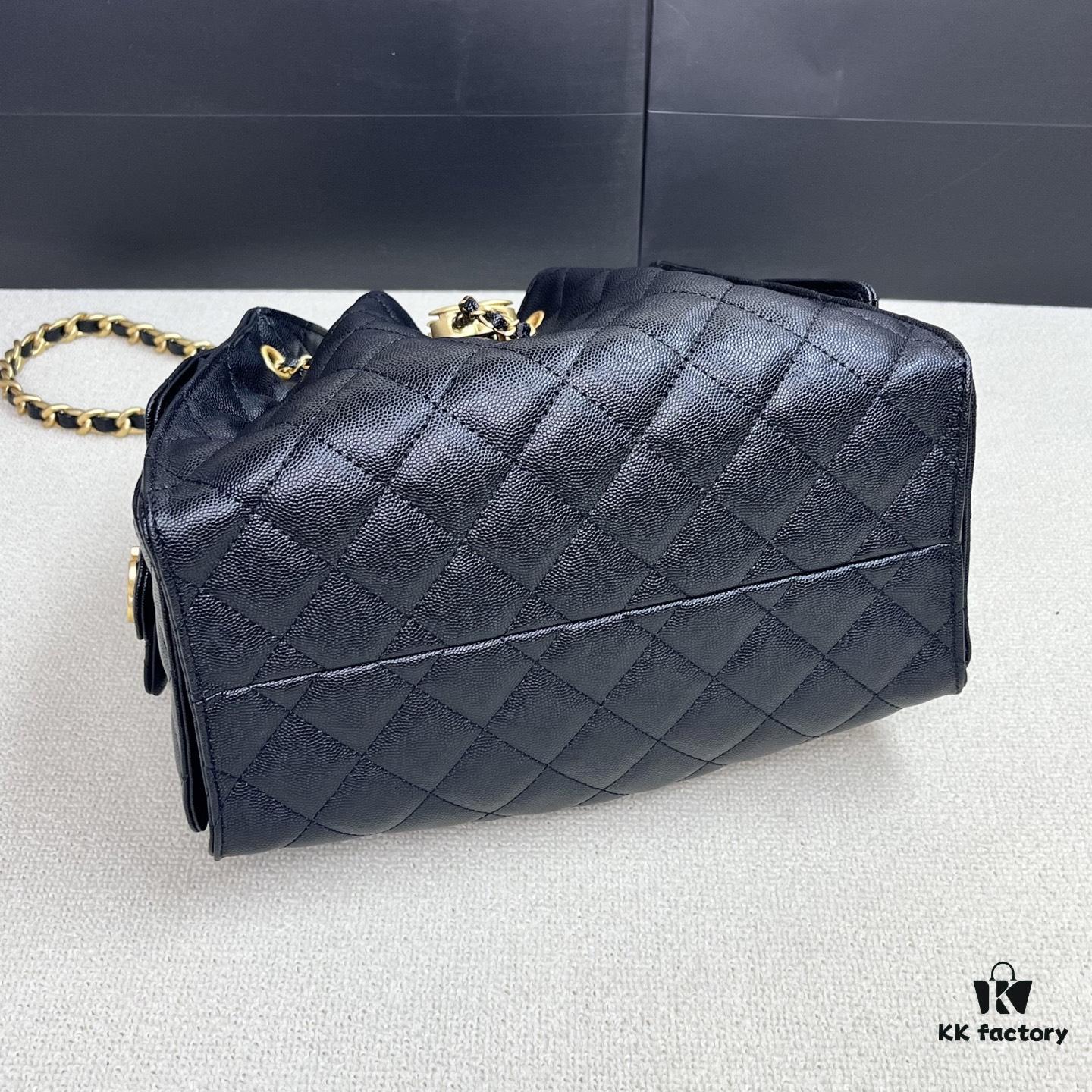 Top Quality Original Chanel 25C Hobo Bag - Grained Leather Shoulder Bag with Vintage Gold-Tone Buckle Drawstring Design