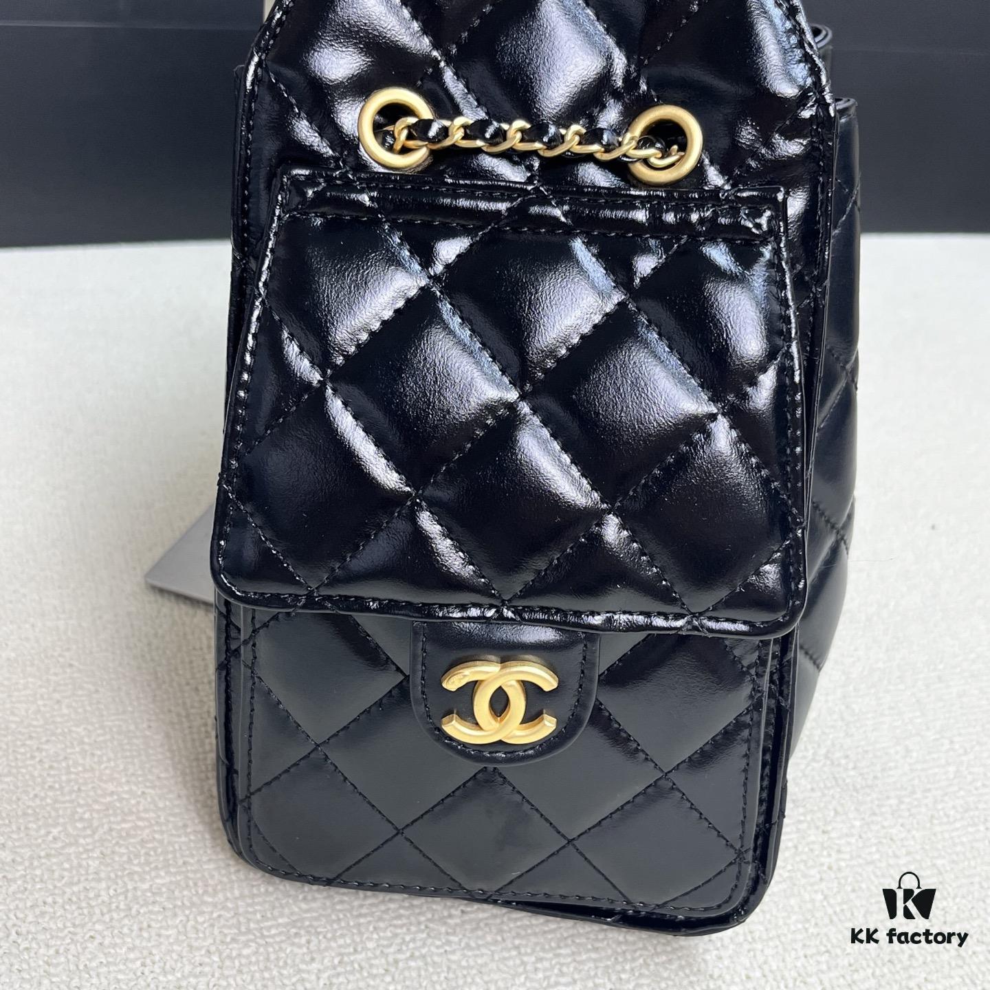 Top-Grade Authentic Chanel 25C Oil-Waxed Leather Hobo Bag - Mini Vintage Bucket Shoulder Bag with Retro Gold-Tone Buckle Drawstring, Quilted Design, Classic Chain Detail