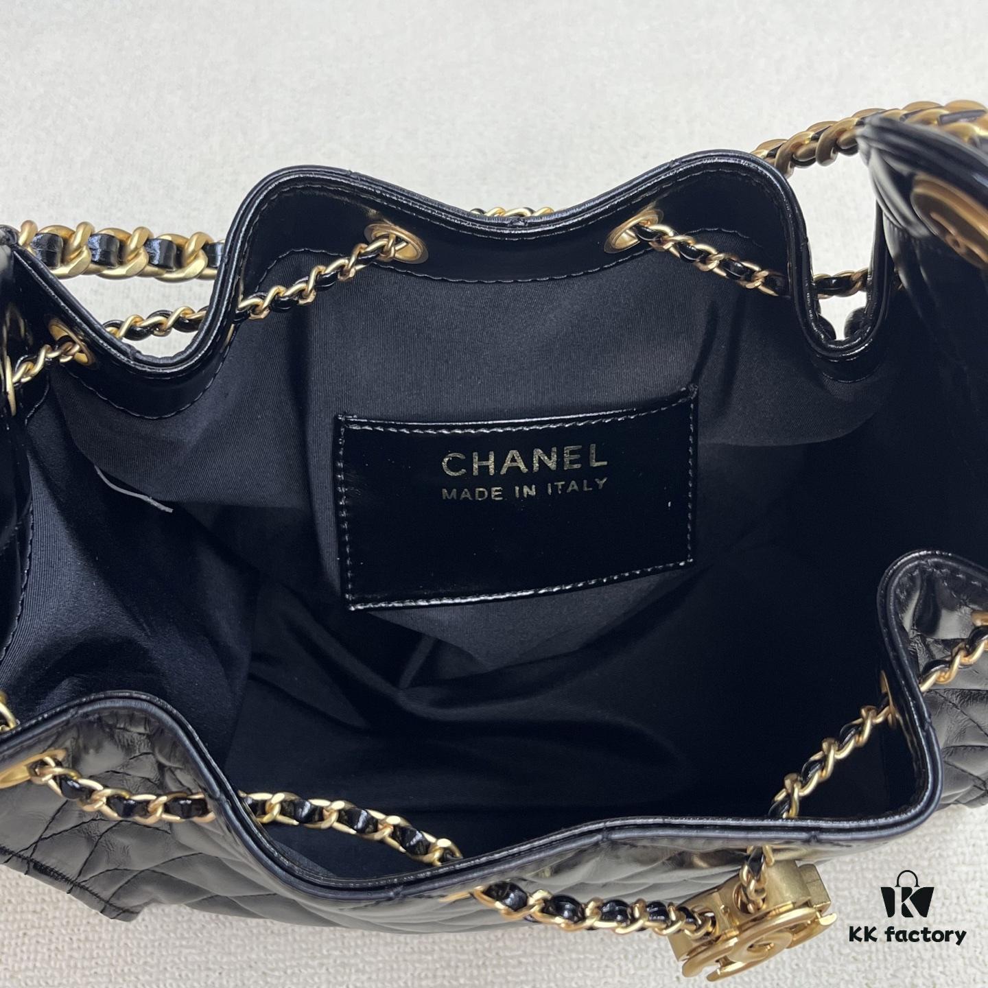 Top-Grade Authentic Chanel 25C Oil-Waxed Leather Hobo Bag - Mini Vintage Bucket Shoulder Bag with Retro Gold-Tone Buckle Drawstring, Quilted Design, Classic Chain Detail