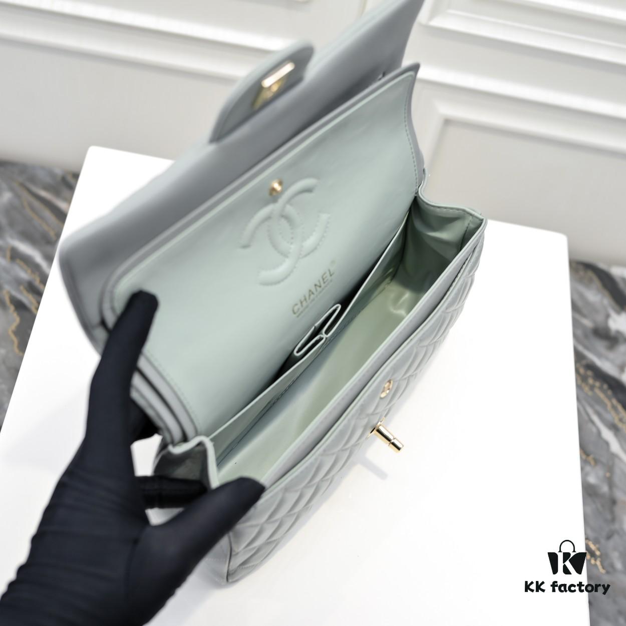 CHANEL Lambskin Classic Crossbody Bag with Red Interior, Summer Style 1112