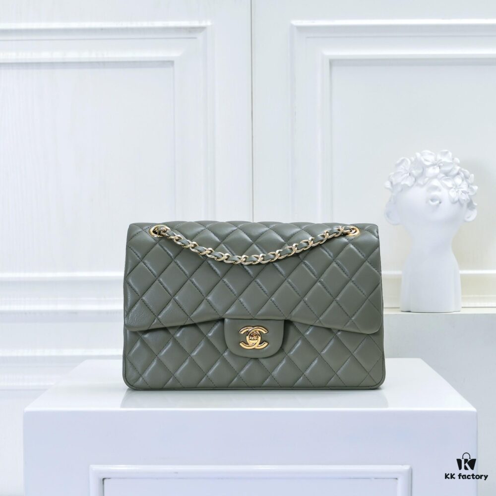 CHANEL Lambskin Classic Crossbody Bag with Red Lining, Summer Collection 25.5*16*6.5 cm Model No. 1112