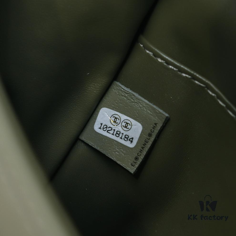 CHANEL Lambskin Classic Crossbody Bag with Red Lining, Summer Collection 25.5*16*6.5 cm Model No. 1112