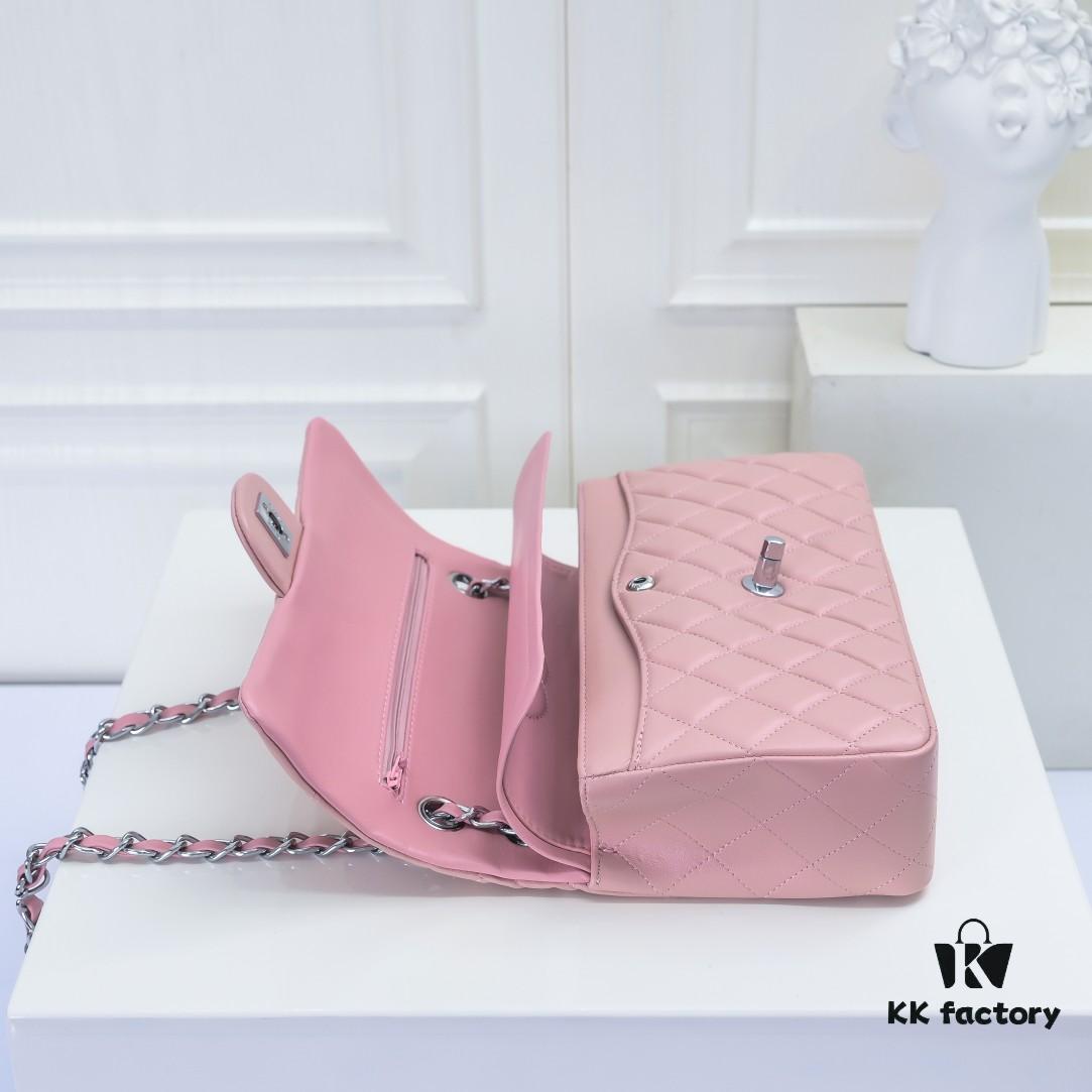 CHANEL Lambskin Classic Crossbody Bag with Red Lining, Summer Arrival, Original Hardware, Size: 25.5*16*6.5