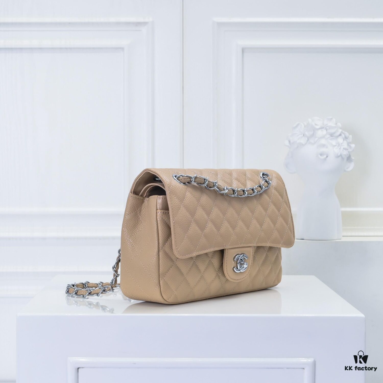 Chanel Classic Flap Bag CF2.55, Ultimate Luxury Item, Top-Tier Caviar Quilted Calfskin with Genuine 24K Gold Hardware