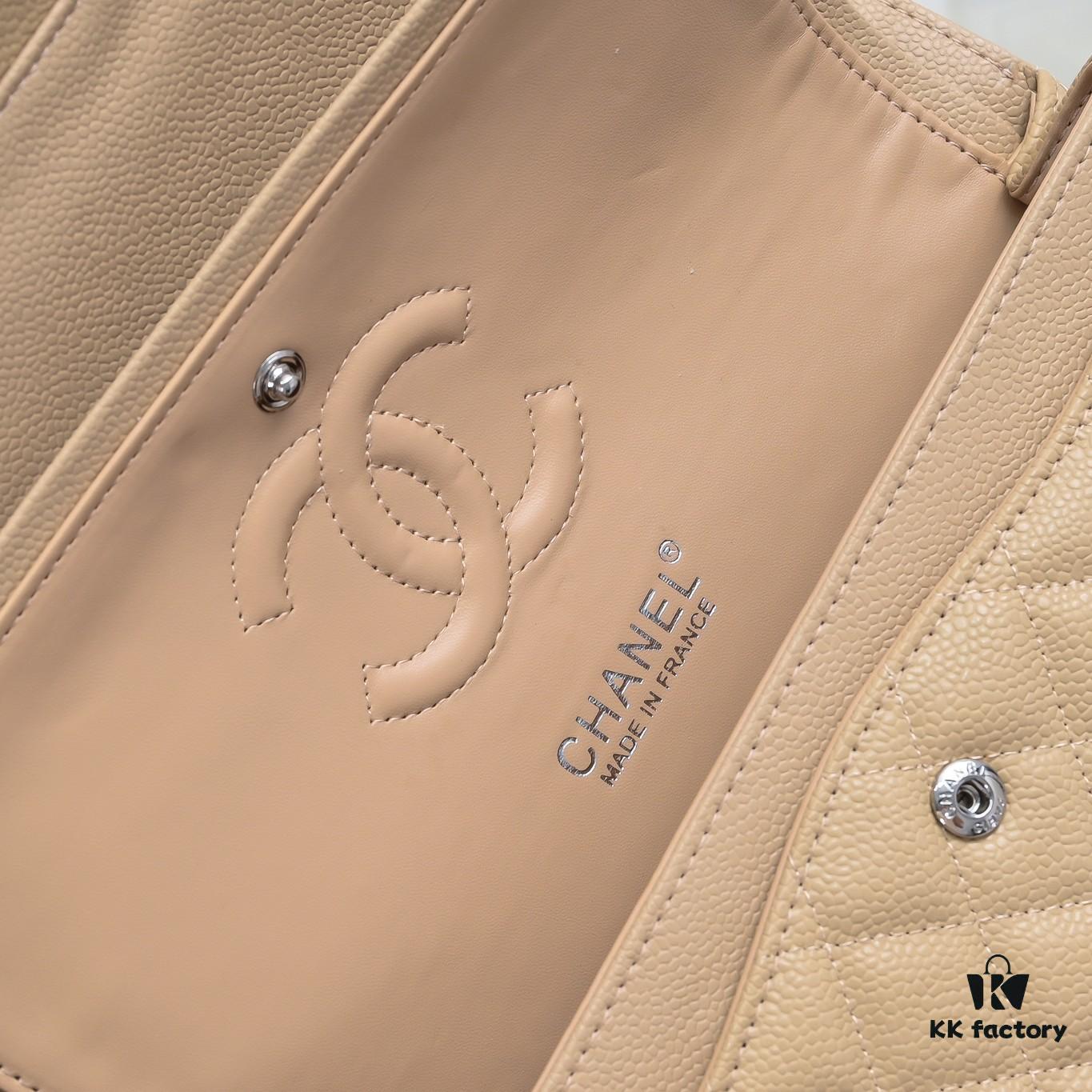 Chanel Classic Flap Bag CF2.55, Ultimate Luxury Item, Top-Tier Caviar Quilted Calfskin with Genuine 24K Gold Hardware