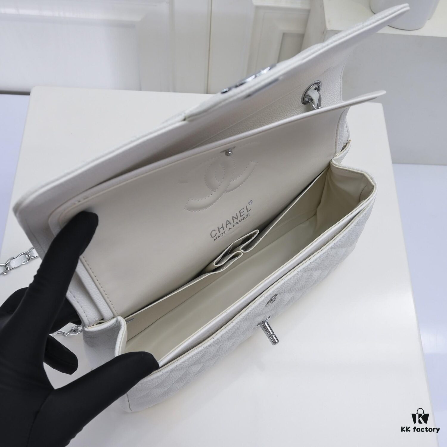 Chanel Classic Flap Bag CF2.55, Ultimate Luxury Item, Top-Tier Caviar Grain Calfskin with Genuine 24K Gold Hardware