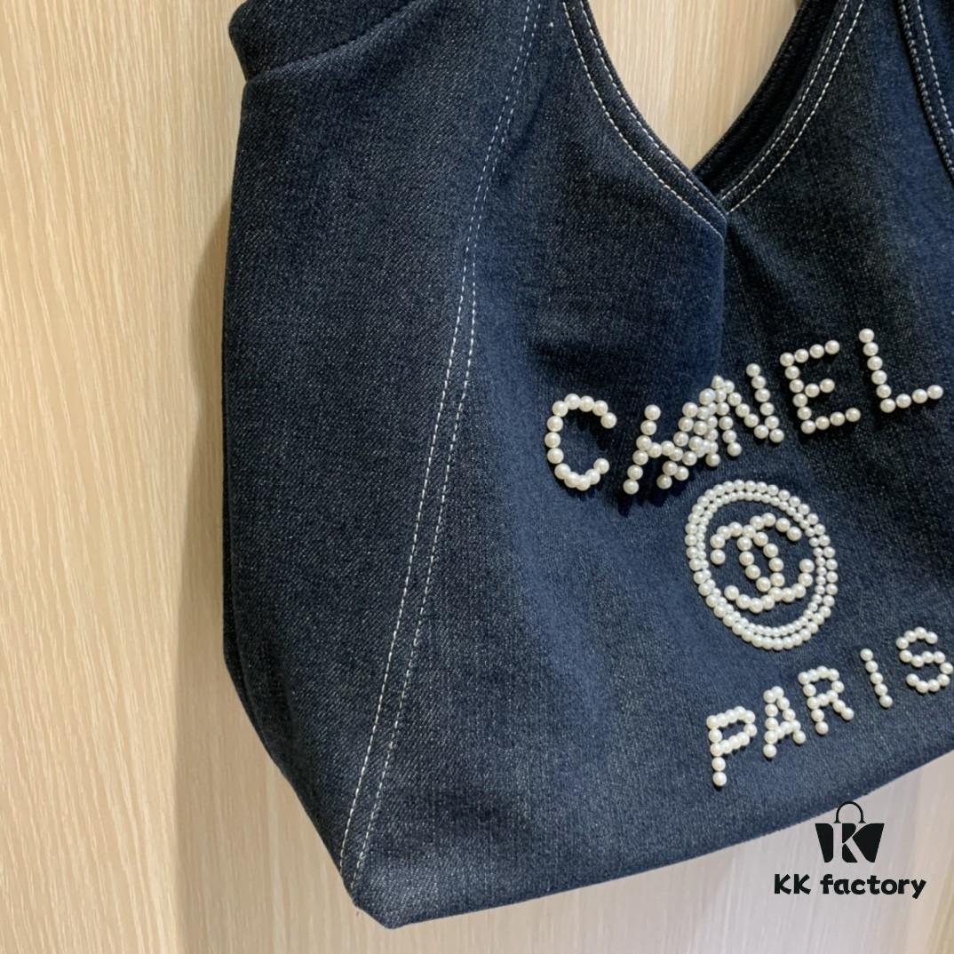 Xiaoxiang Home Chanel Denim Crossbody Tote Bag [CHANEL] 2024 New Trendy Fashionable Popular Style, Perfectly Designed to Capture Girls' Hearts, Chanel Denim Collection, Large Capacity, Lightweight, Flattering for Everyone, Must-Have for Stylish Women