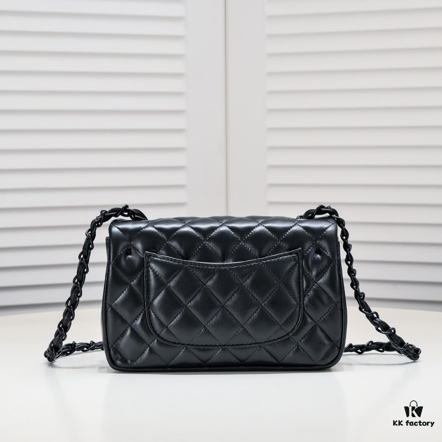 Black Button CF Style Versatile Lamb Leather Bag 🌹 Chanel-Inspired Timeless Classic - Elegant and Refined, Favorite Among Sophisticated Women