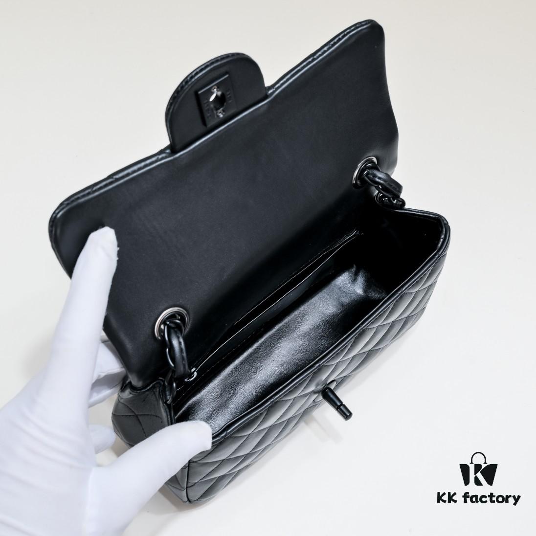 Black Button CF Style Versatile Lamb Leather Bag 🌹 Chanel-Inspired Timeless Classic - Elegant and Refined, Favorite Among Sophisticated Women