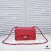 Bright Red 💥 CF Versatile Caviar Leather Handbag 🌹 Chanel 💃🏻‼️ Timeless Classic [Blush] Elegant and Noble Demeanor 💃🏻 Favorite Among Socialites 🌟 Premium Soft and Luxurious Leather, Refined Hardware from Boutique, Flawless Craftsmanship [Thumbs Up] Radiant and Feminine 😝 [Strong] Durable and Luxurious 🌟 Dimensions: 20*14*7cm Model No. 1116 Reversed Edge