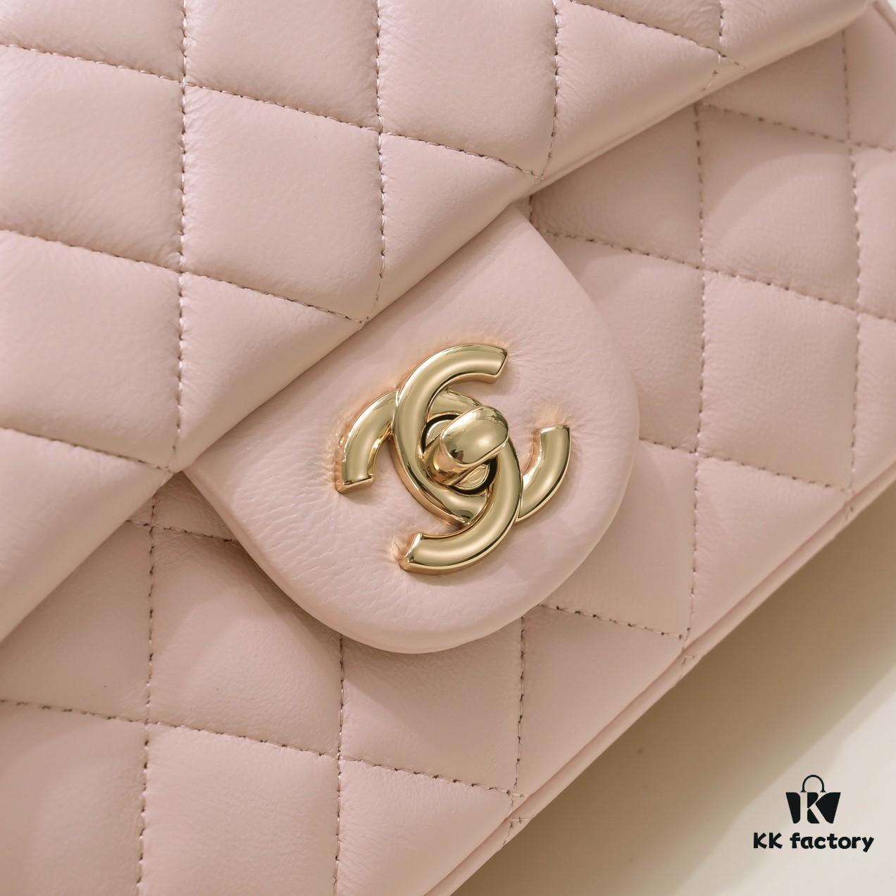 Pink CF Classic Style Soft Lambskin Handbag 🌹 Chanel 💃🏻 Elegant and Timeless Design, Favored by Sophisticated Women