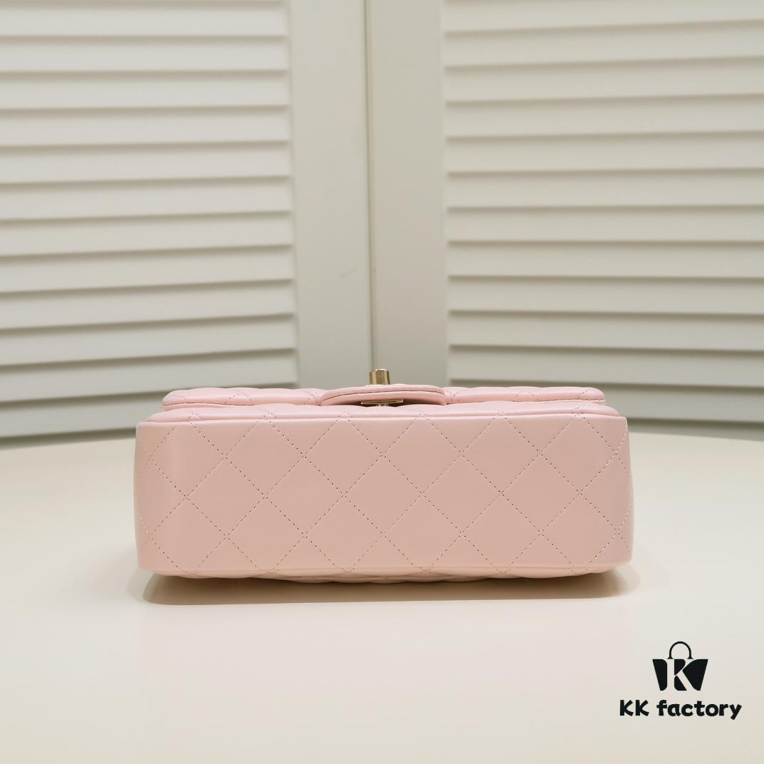 Pink CF Classic Style Soft Lambskin Handbag 🌹 Chanel 💃🏻 Elegant and Timeless Design, Favored by Sophisticated Women