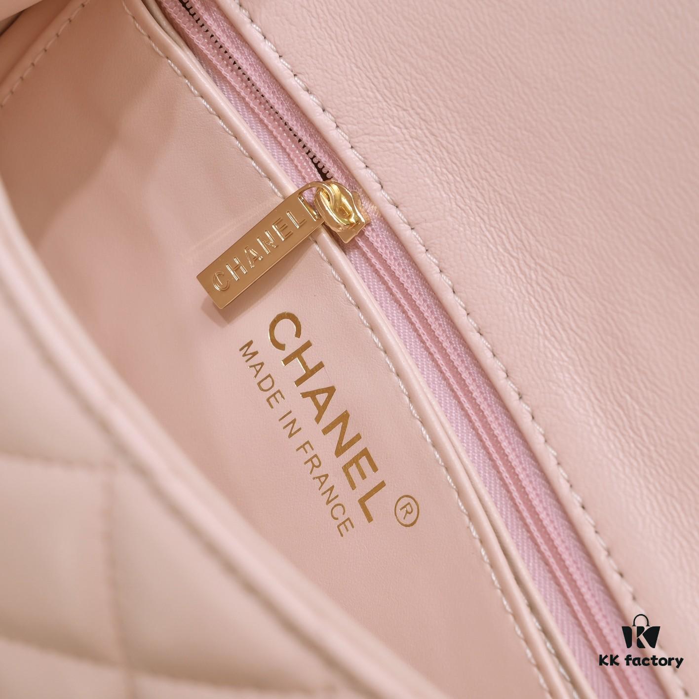 Pink CF Classic Style Soft Lambskin Handbag 🌹 Chanel 💃🏻 Elegant and Timeless Design, Favored by Sophisticated Women