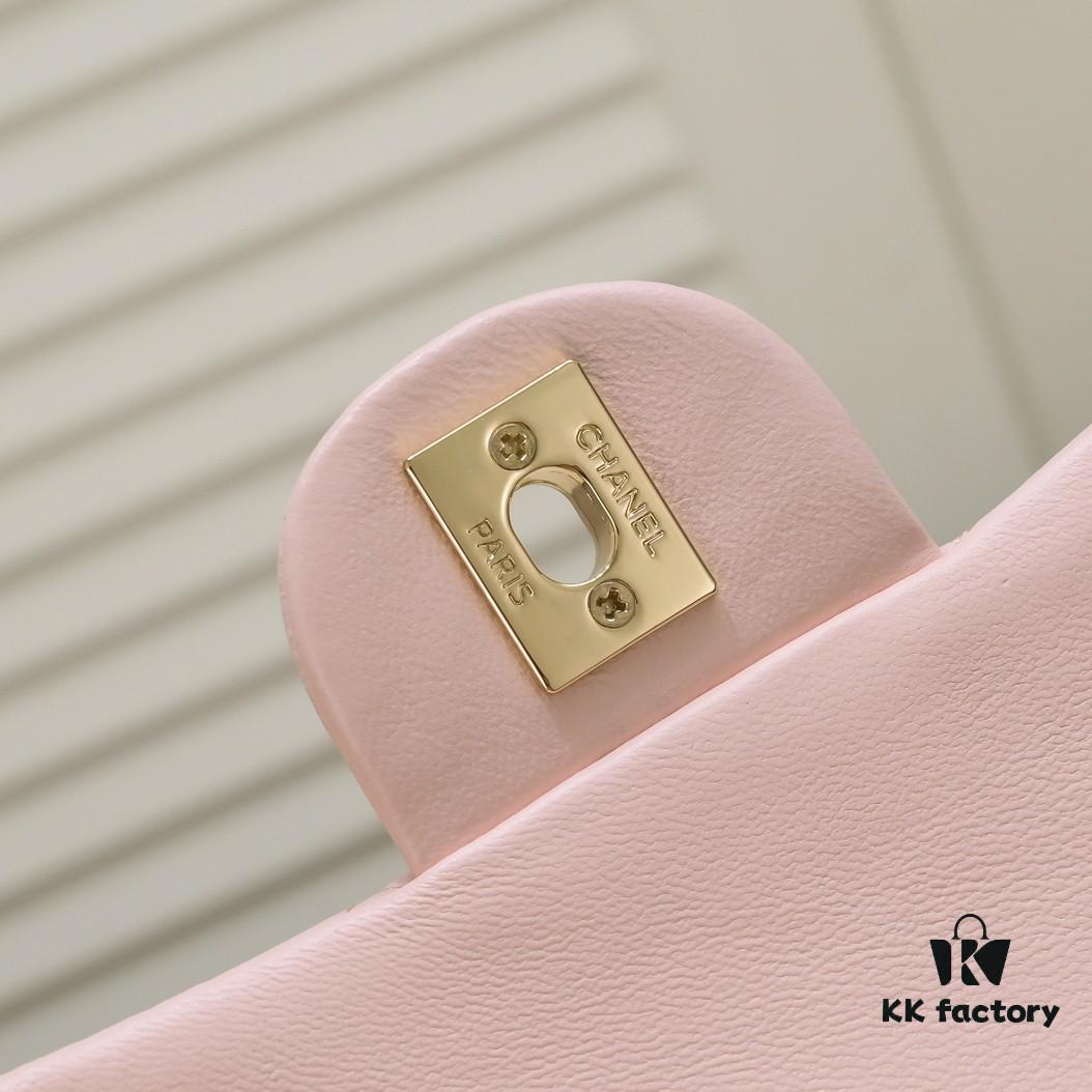 Pink CF Classic Style Soft Lambskin Handbag 🌹 Chanel 💃🏻 Elegant and Timeless Design, Favored by Sophisticated Women