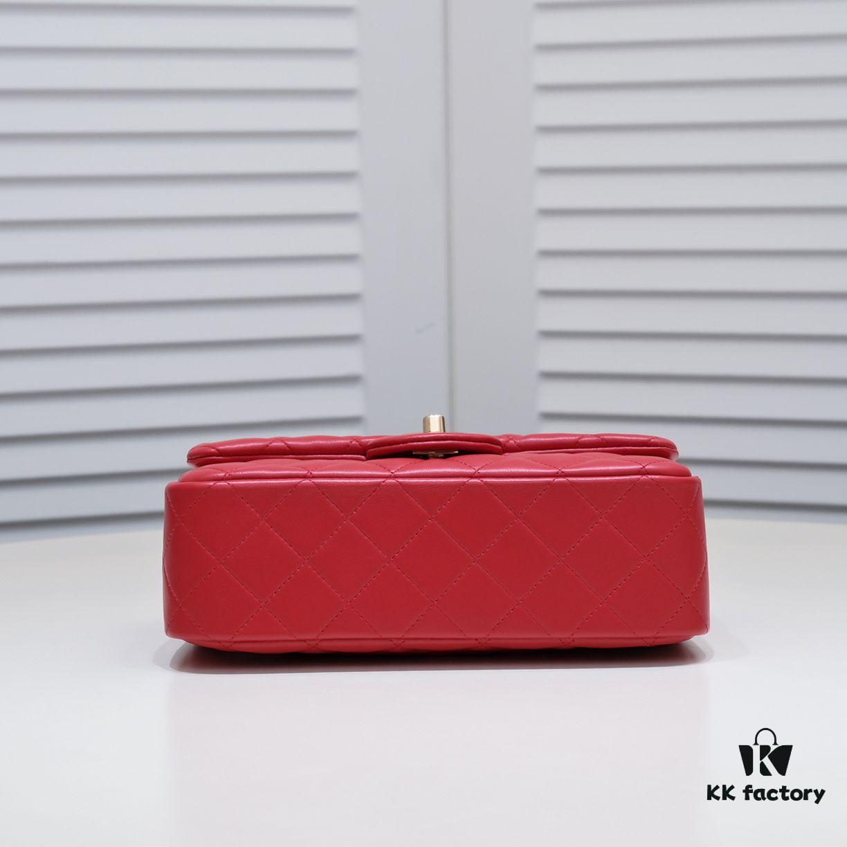 Bright Red CF Versatile Lamb Leather Bag 🌹 Chanel 💃🏻‼️ Timeless Classic [Blush] Elegant and Refined, the Favorite of Sophisticated Women 🌟 Premium Soft Leather with High-End Craftsmanship, Flawless Details from Official Retail Stores [Strong] Radiant and Feminine 😝[Strong] Luxurious and Durable 🌟 Size: 20*14*7cm, Model No.: 1116