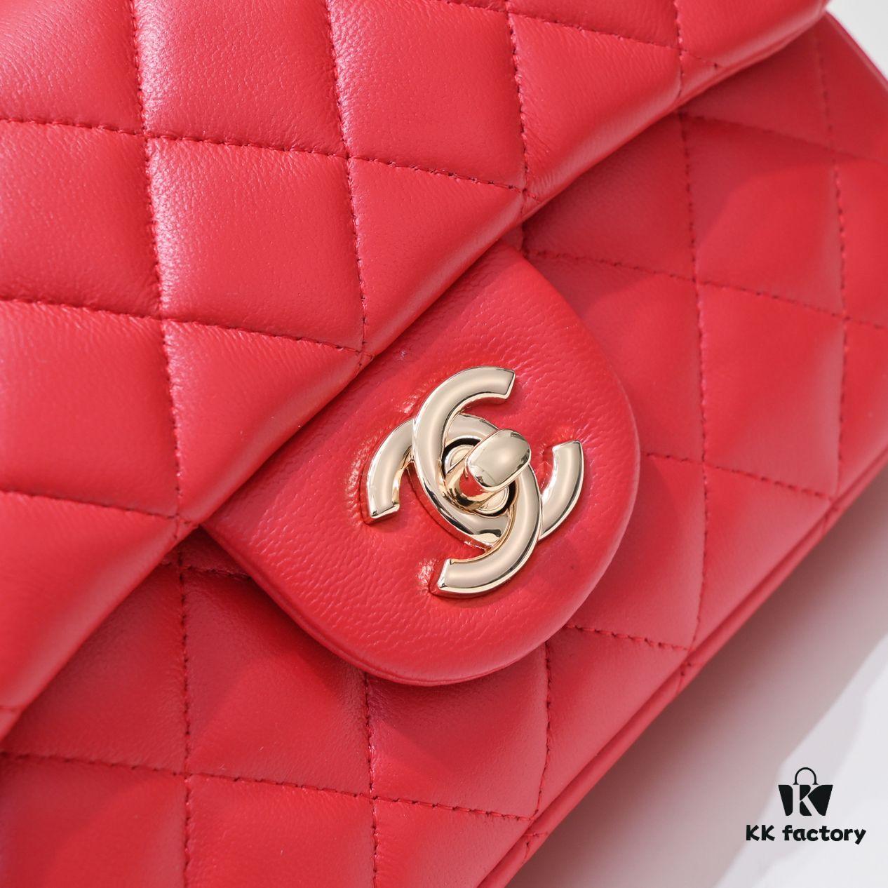Bright Red CF Versatile Lamb Leather Bag 🌹 Chanel 💃🏻‼️ Timeless Classic [Blush] Elegant and Refined, the Favorite of Sophisticated Women 🌟 Premium Soft Leather with High-End Craftsmanship, Flawless Details from Official Retail Stores [Strong] Radiant and Feminine 😝[Strong] Luxurious and Durable 🌟 Size: 20*14*7cm, Model No.: 1116