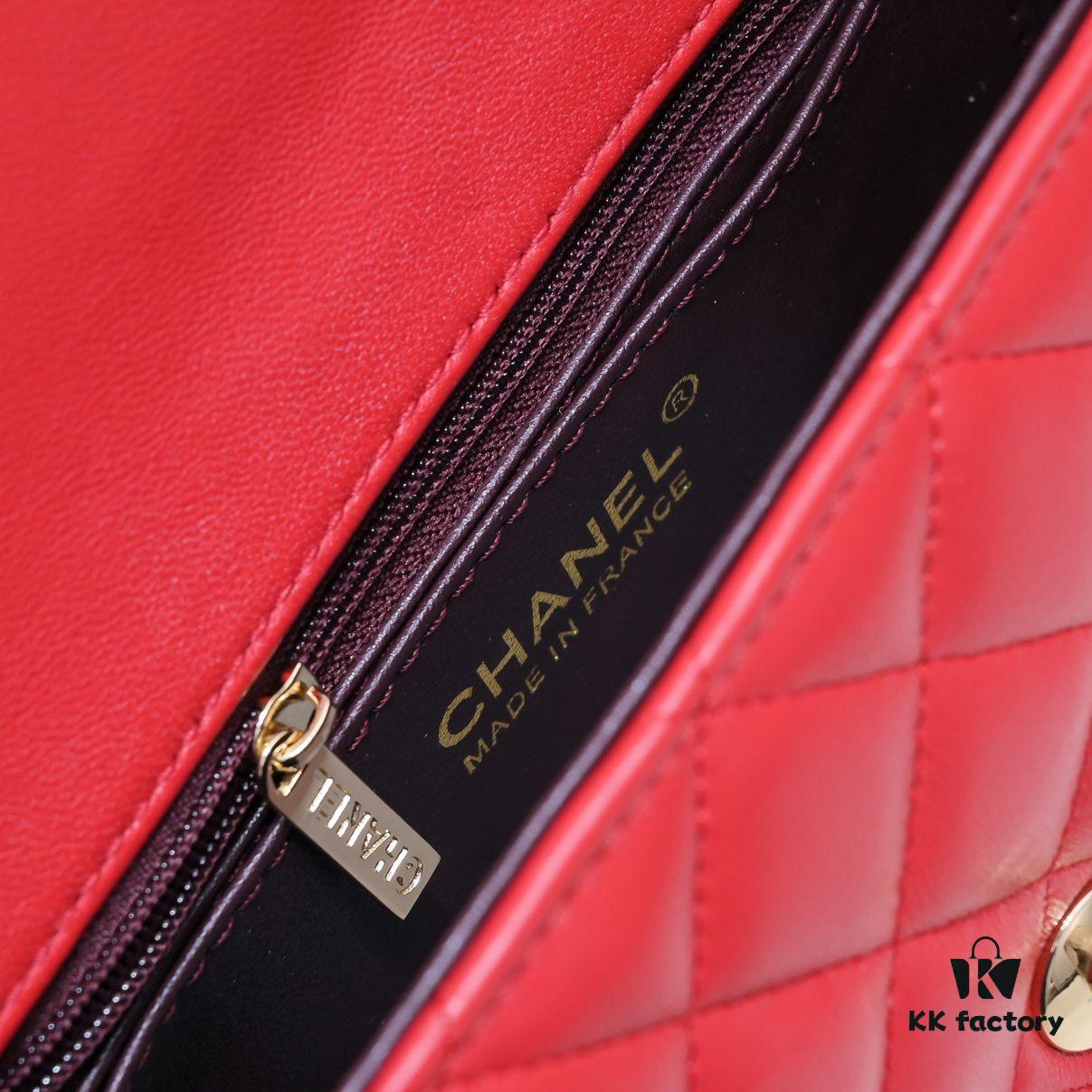 Bright Red CF Versatile Lamb Leather Bag 🌹 Chanel 💃🏻‼️ Timeless Classic [Blush] Elegant and Refined, the Favorite of Sophisticated Women 🌟 Premium Soft Leather with High-End Craftsmanship, Flawless Details from Official Retail Stores [Strong] Radiant and Feminine 😝[Strong] Luxurious and Durable 🌟 Size: 20*14*7cm, Model No.: 1116