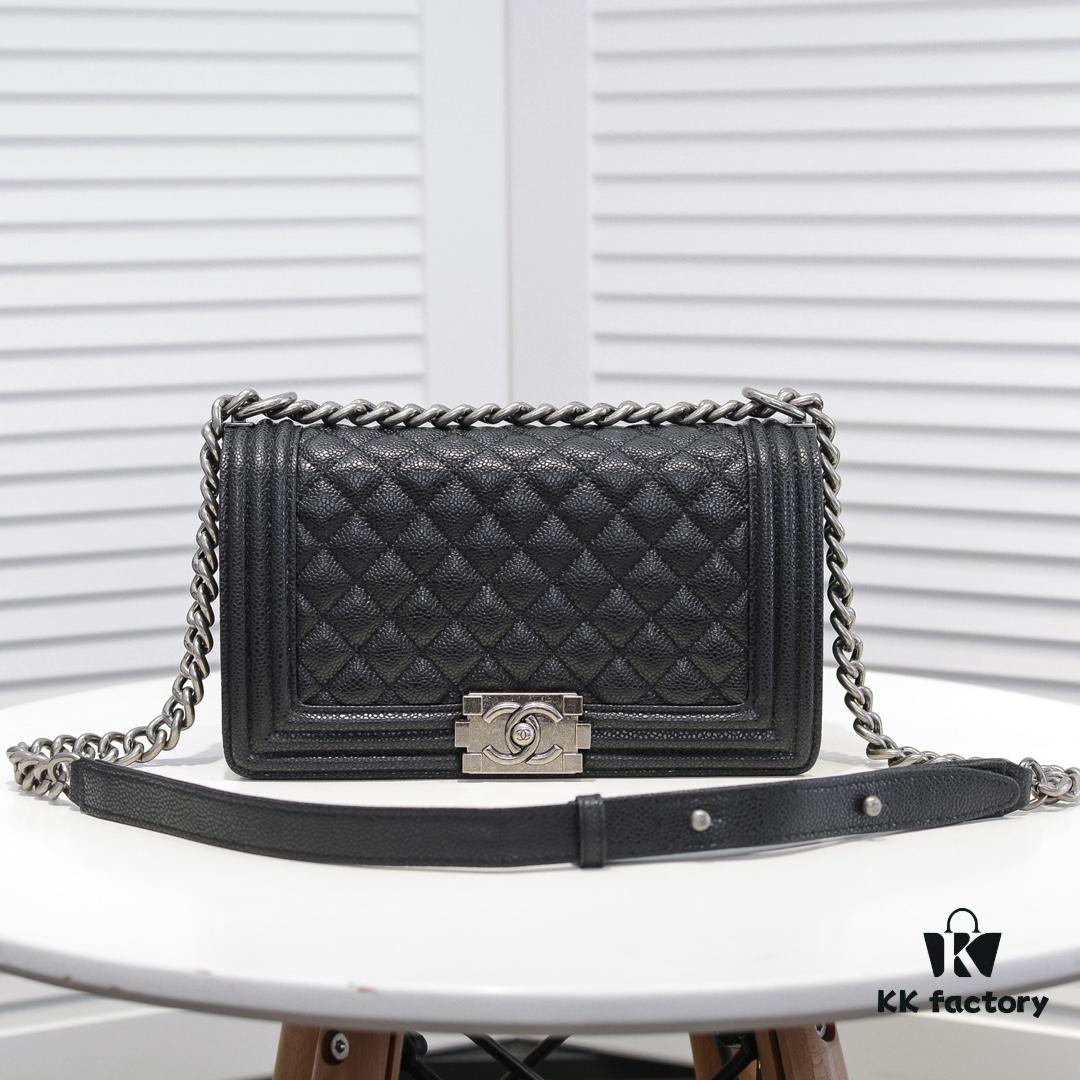 Genuine Leather with Original CHANEL Hardware - Imported Quilted Calfskin, Thick Electroplated Metal Accessories, High-Quality Craftsmanship, 25*15*8cm