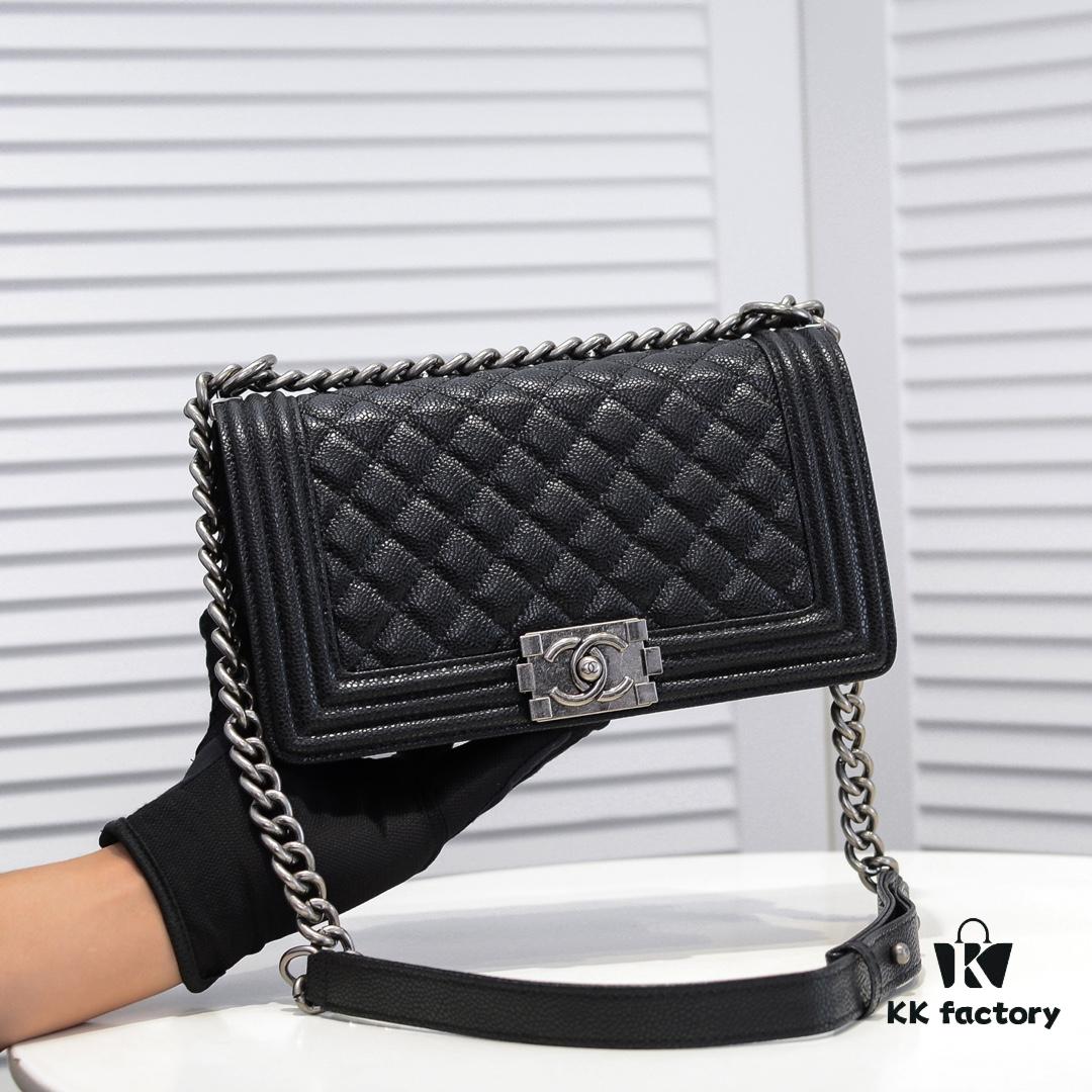 Genuine Leather with Original CHANEL Hardware - Imported Quilted Calfskin, Thick Electroplated Metal Accessories, High-Quality Craftsmanship, 25*15*8cm