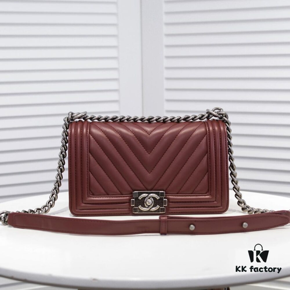 Chanel Genuine Lambskin Handbag with Original Hardware - Full Sheepskin, Thickened Electroplated Metal Fittings, Premium Craftsmanship, Resistant and Stylish