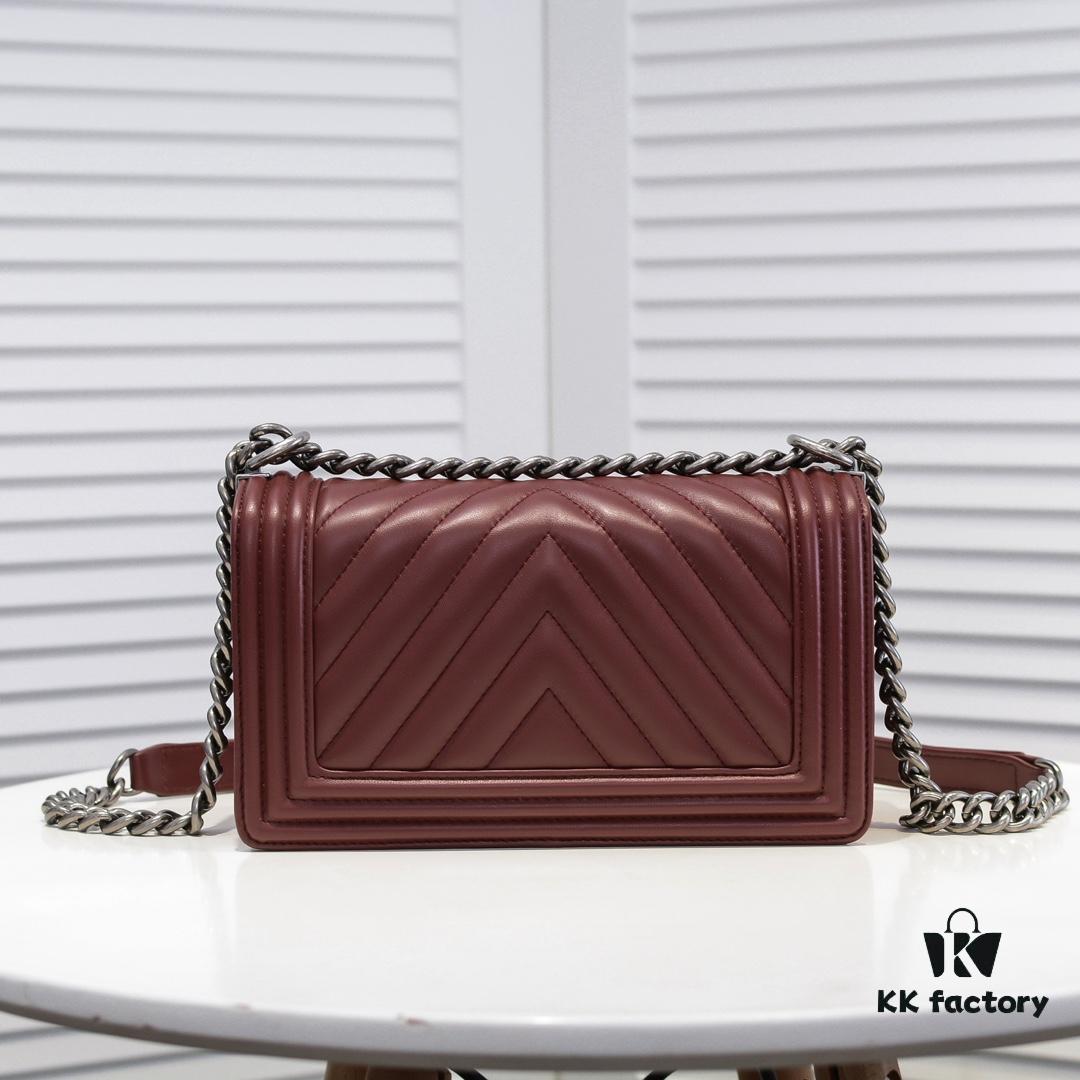 Chanel Genuine Lambskin Handbag with Original Hardware - Full Sheepskin, Thickened Electroplated Metal Fittings, Premium Craftsmanship, Resistant and Stylish