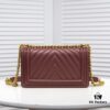Chanel Crown Lambskin Bag with Original Hardware - Full Sheepskin, Thickened Electroplated Metal Fittings, Scratch-Resistant and Highly Elastic Base, Premium Craftsmanship, Size 25*15*8cm Model No. 67086 Gold-Inlaid V Pattern