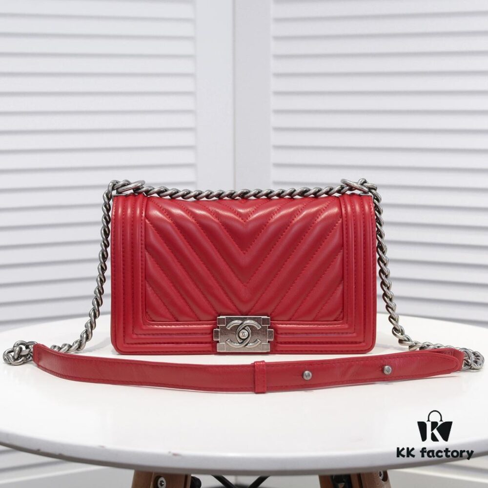 Chanel Genuine Lambskin Bag with Original Hardware - Full Sheepskin, Thickened Electroplated Metal Fittings, Premium Craftsmanship, Size 25*15*8cm Model No. 67086V