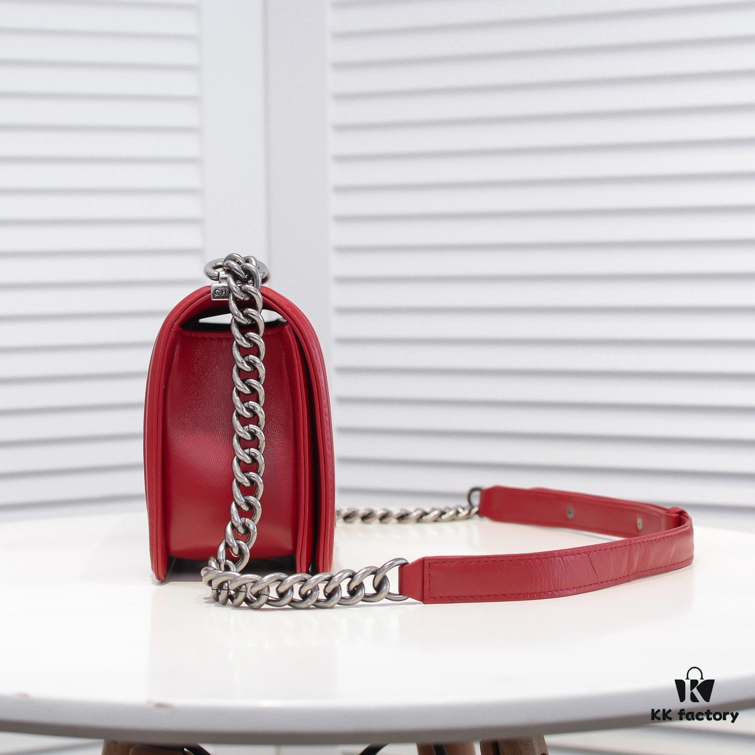 Chanel Genuine Lambskin Bag with Original Hardware - Full Sheepskin, Thickened Electroplated Metal Fittings, Premium Craftsmanship, Size 25*15*8cm Model No. 67086V