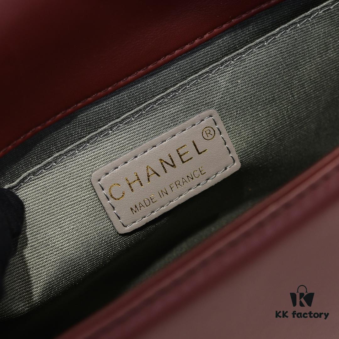 Chanel Crown Lambskin Bag with Original Hardware - Full Sheepskin, Thickened Electroplated Metal Fittings, Scratch-Resistant and Highly Elastic Base, Premium Craftsmanship, Size 25*15*8cm Model No. 67086 Gold-Inlaid V Pattern