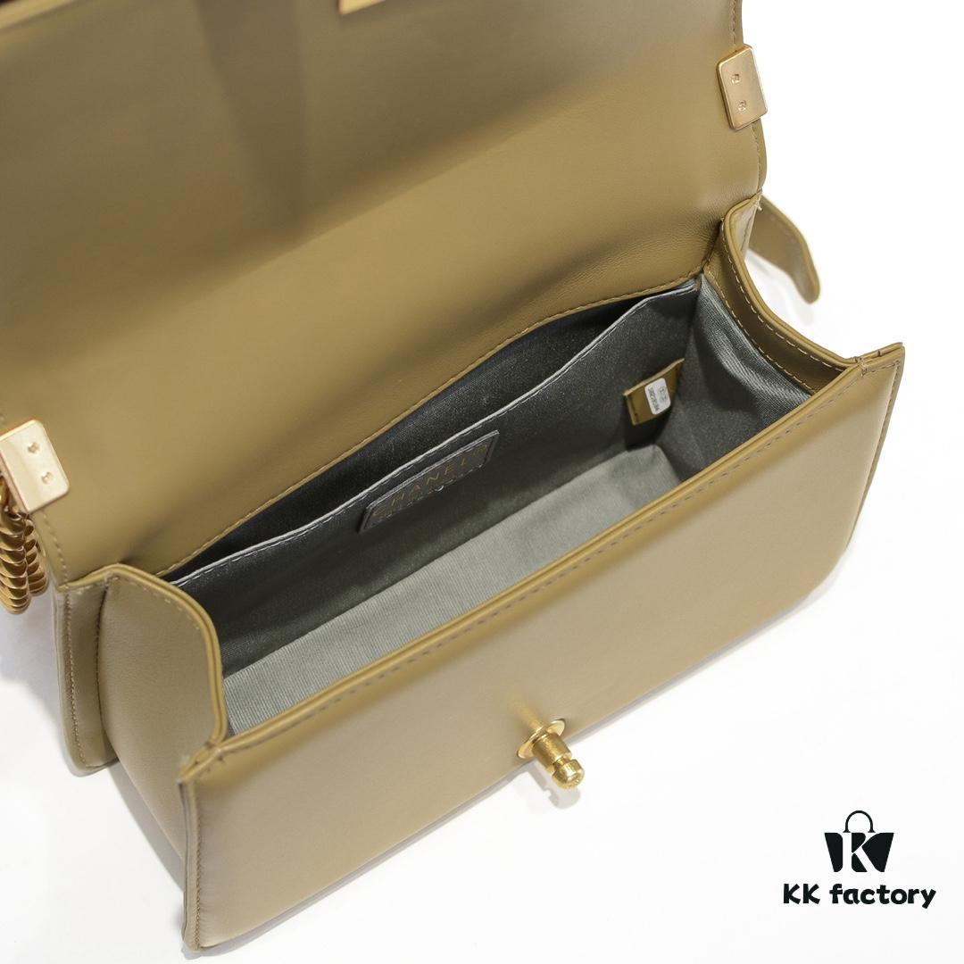 Chanel Crown Lambskin Bag with Original Hardware - Full Sheepskin, Thickened Electroplated Metal Fittings, Scratch-Resistant and Highly Elastic, Premium Quality Like Authentic