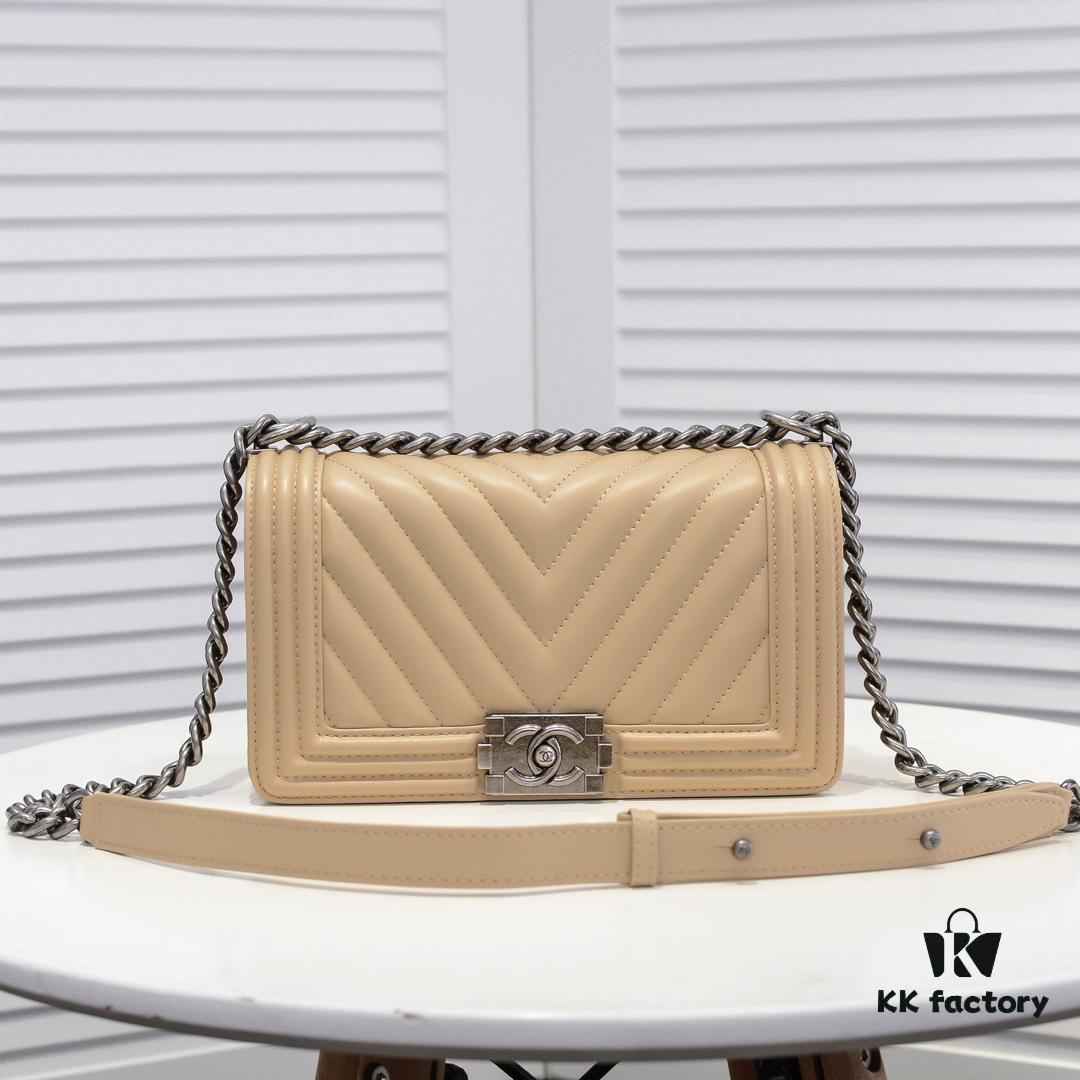 Chanel Genuine Lambskin Bag with Original Hardware - Full Sheepskin, Thickened Electroplated Metal, Premium Craftsmanship, Size 25*15*8cm Model No. 67086V