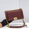 Chanel Crown Lambskin Bag with Original Hardware - Full Sheepskin, Thickened Electroplated Metal Fittings, Scratch-Resistant and Highly Elastic Base, Premium Craftsmanship, Size 25*15*8cm Model No. 67086 Gold-Inlaid V Pattern