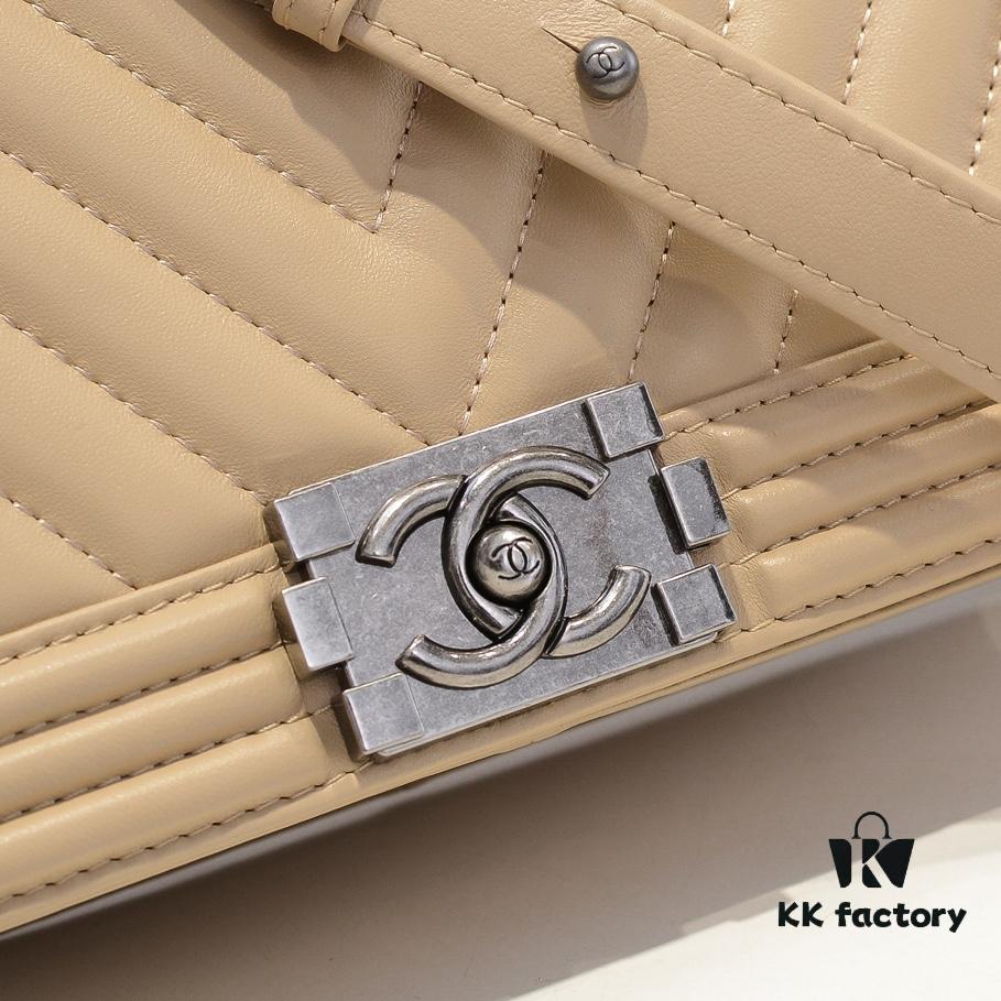 Chanel Genuine Lambskin Bag with Original Hardware - Full Sheepskin, Thickened Electroplated Metal, Premium Craftsmanship, Size 25*15*8cm Model No. 67086V